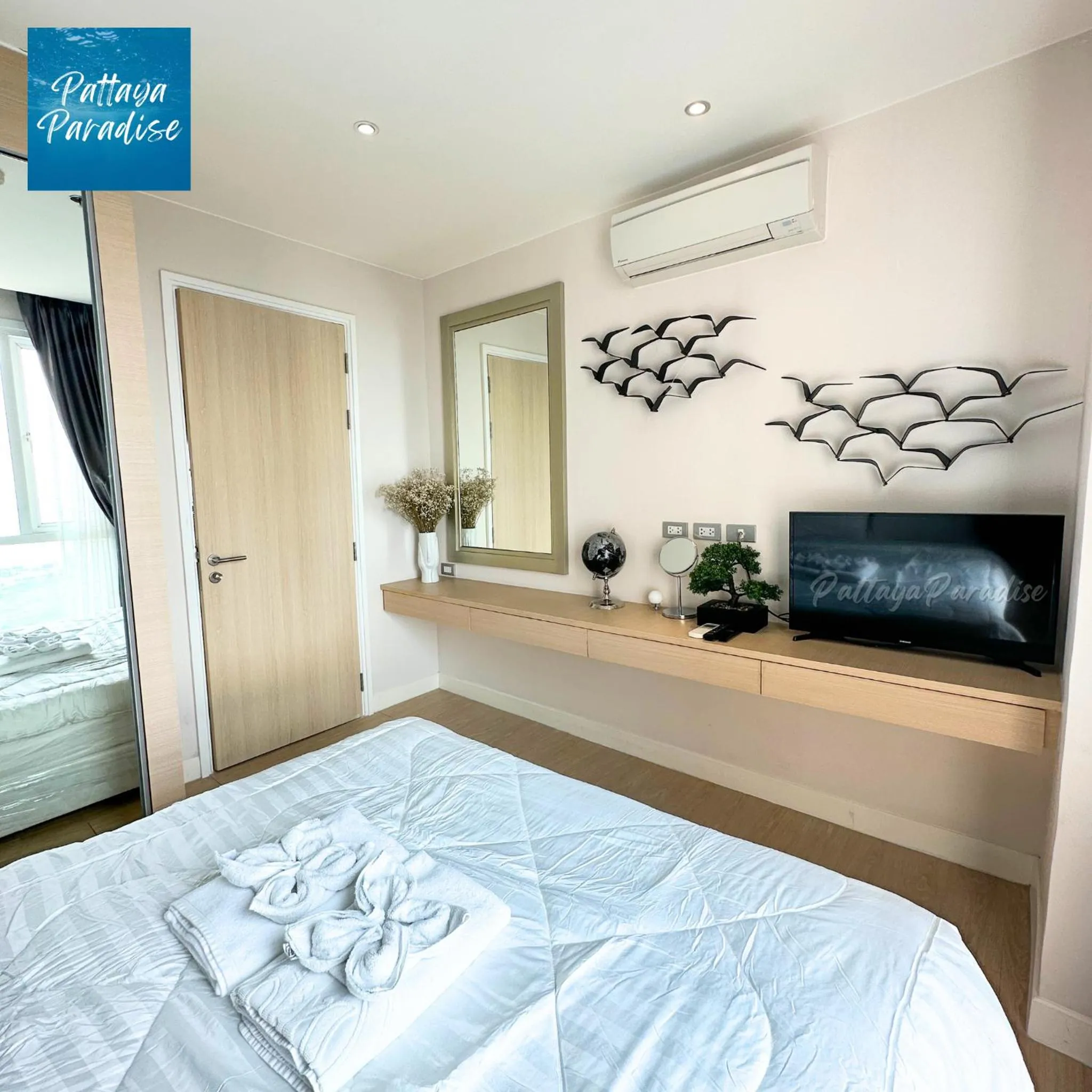 Bed in Grande Caribbean Resort Pattaya