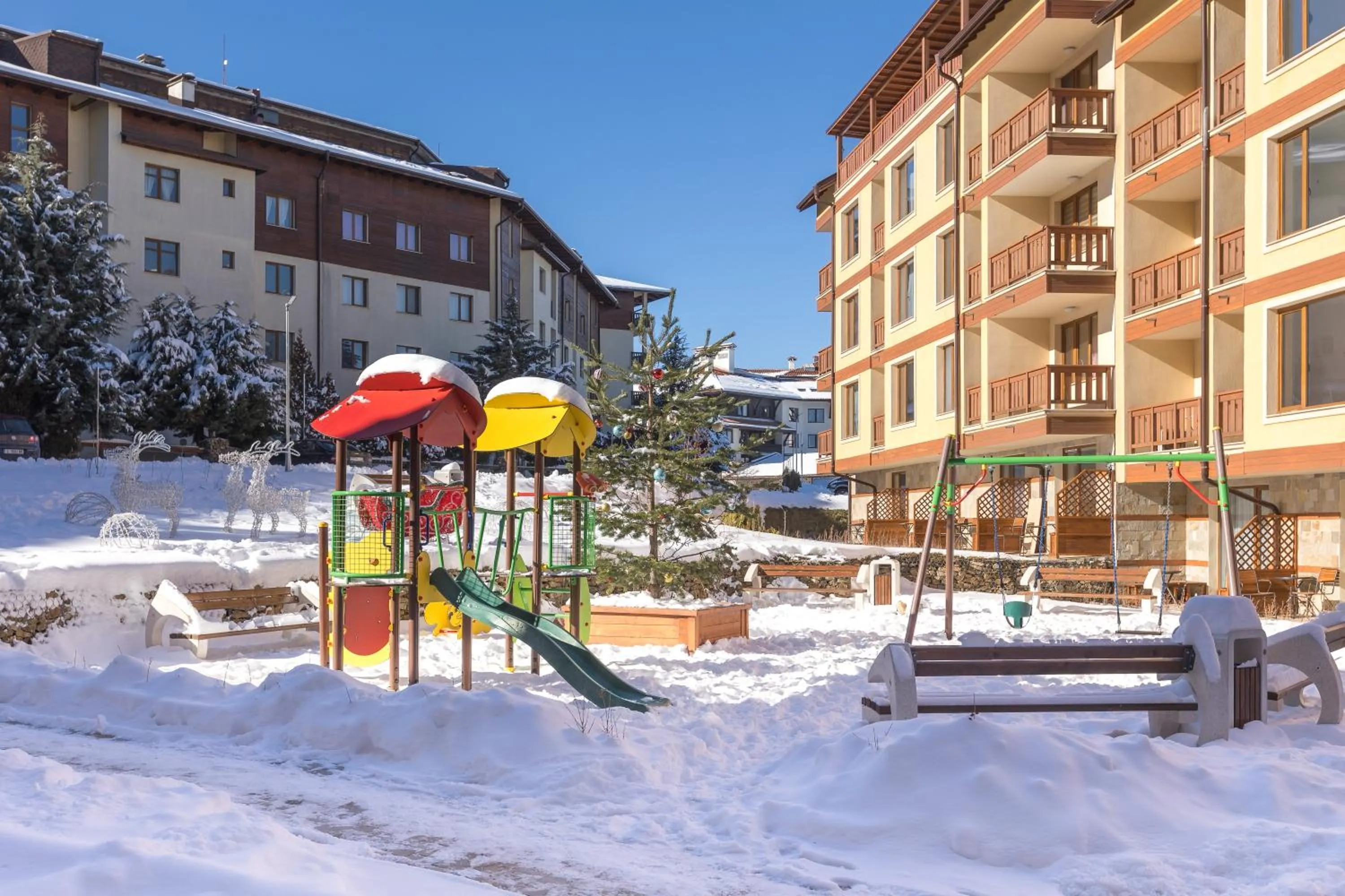 Day in Pirin Sense Apartment Complex