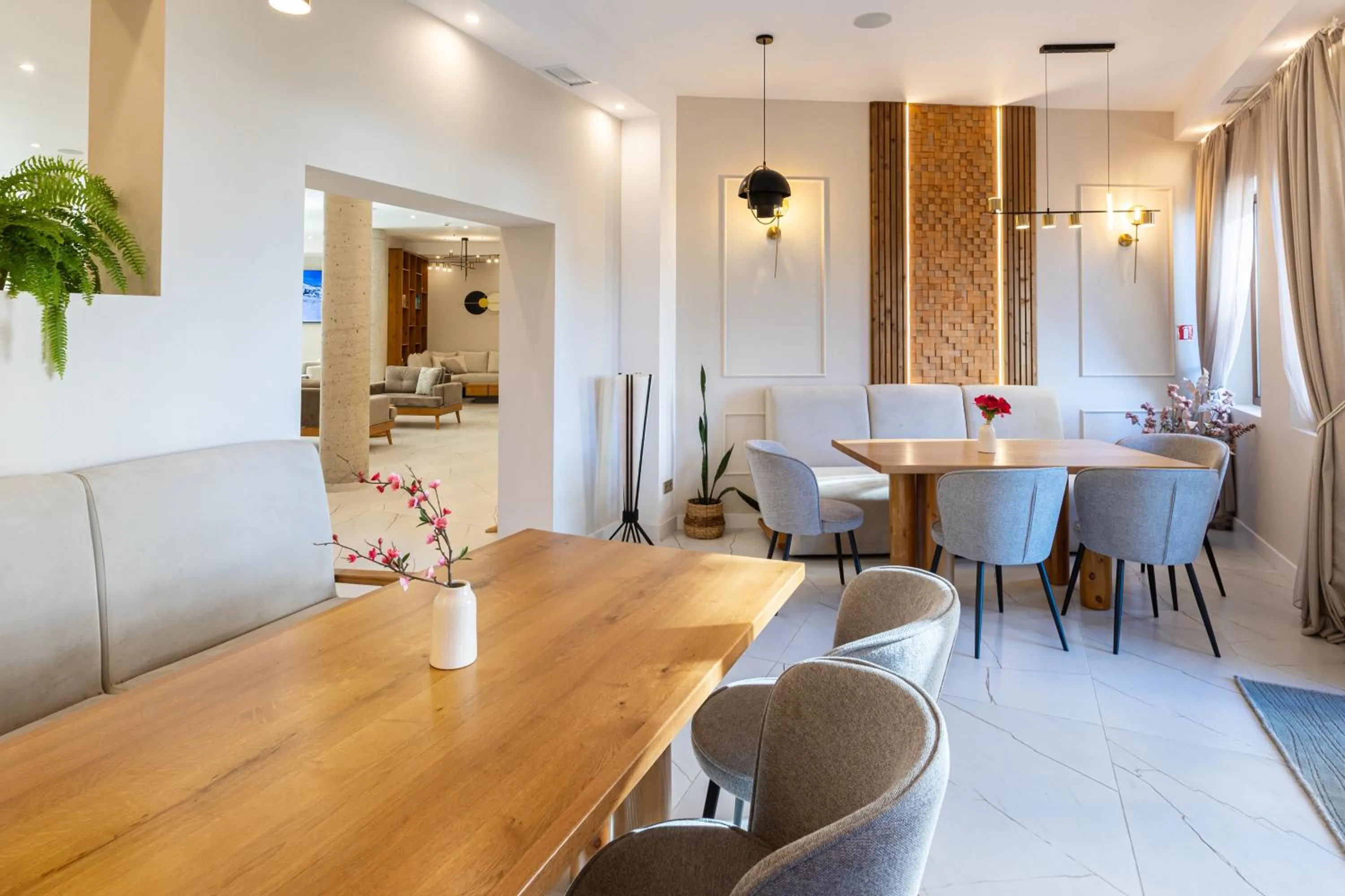 Restaurant/places to eat in Pirin Sense Apartment Complex