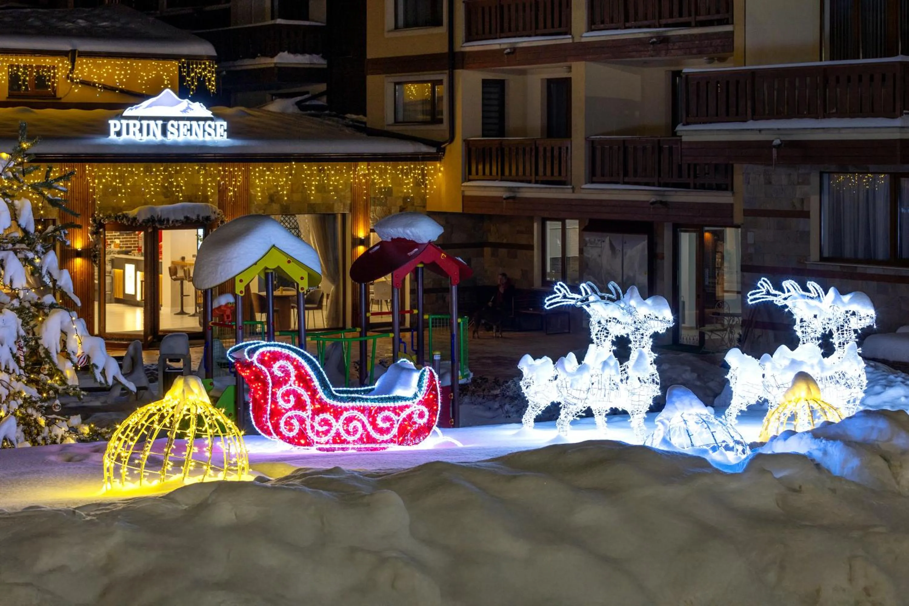 Facade/entrance in Pirin Sense Apartment Complex