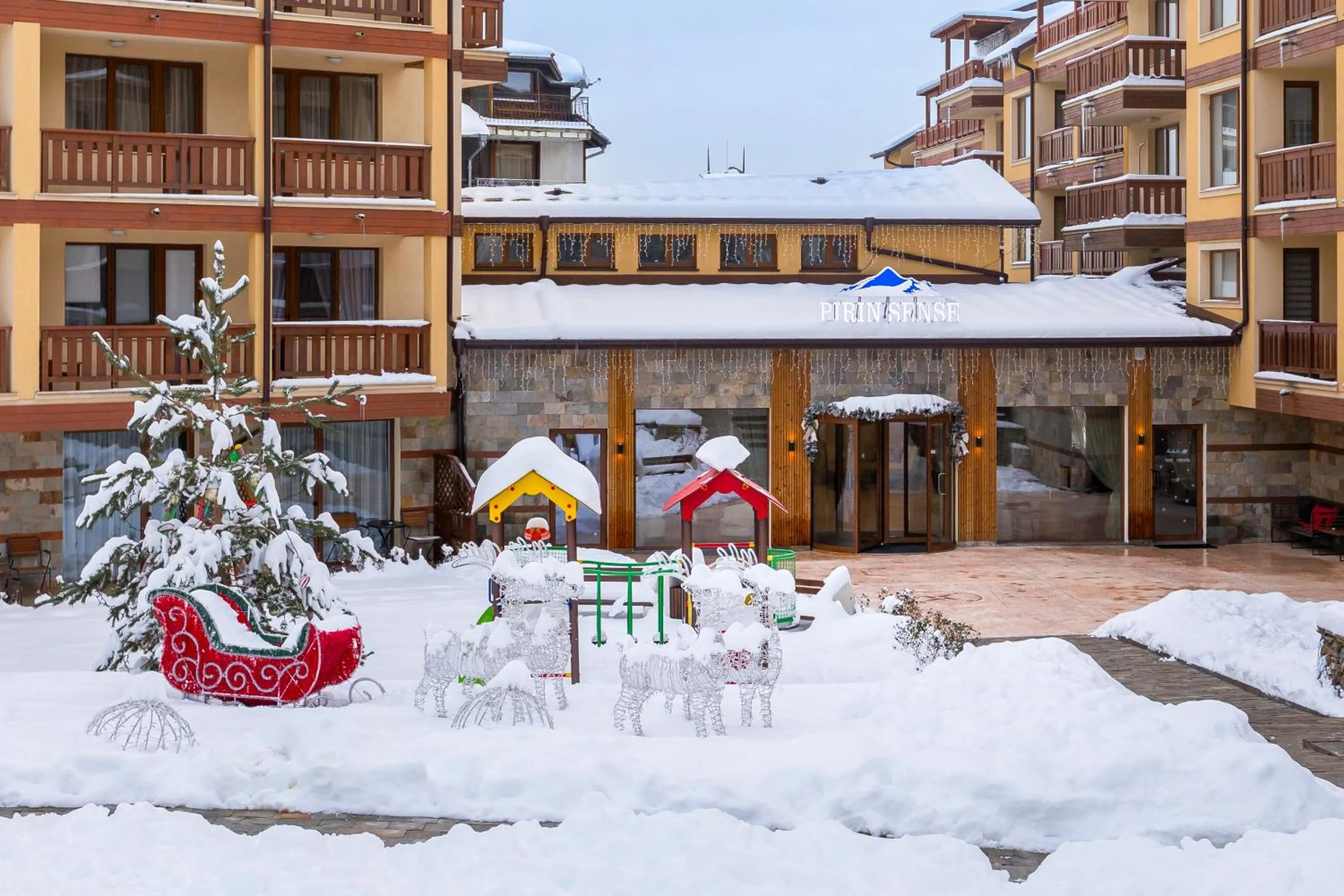 Day in Pirin Sense Apartment Complex