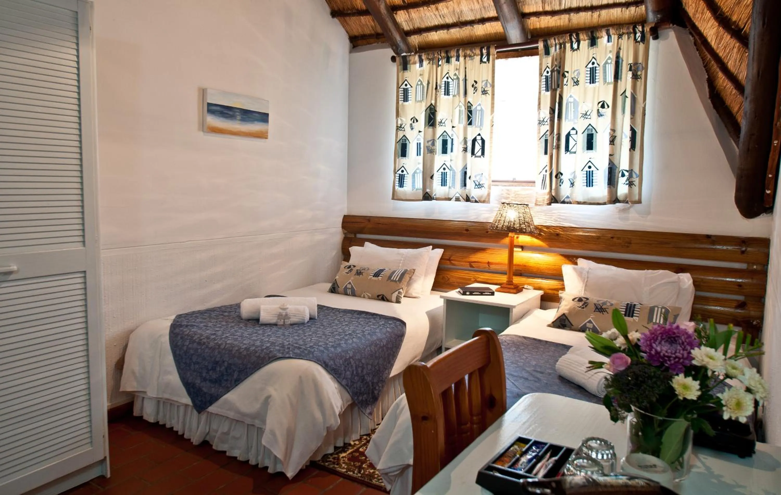 Bed in Woodpecker Inn