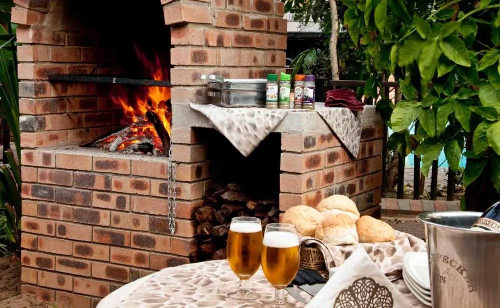 BBQ facilities in Woodpecker Inn