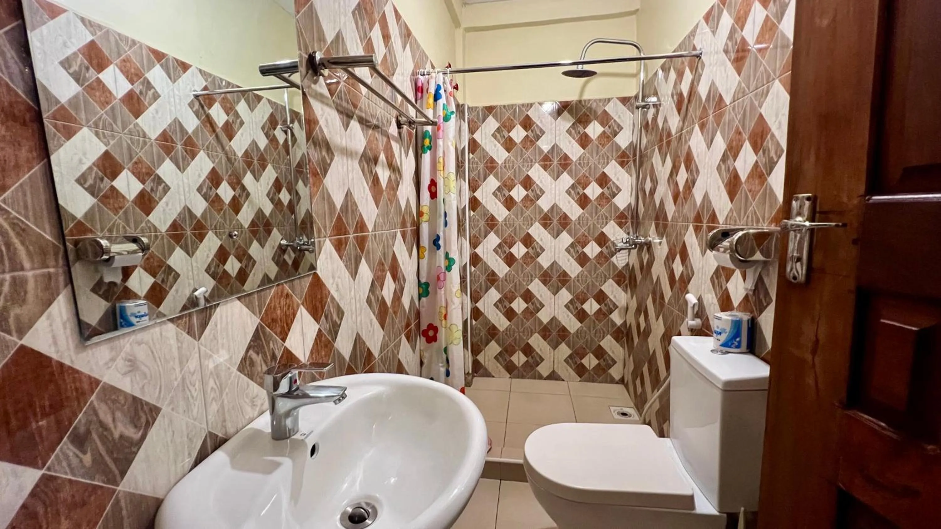 Shower in Runako Hostel