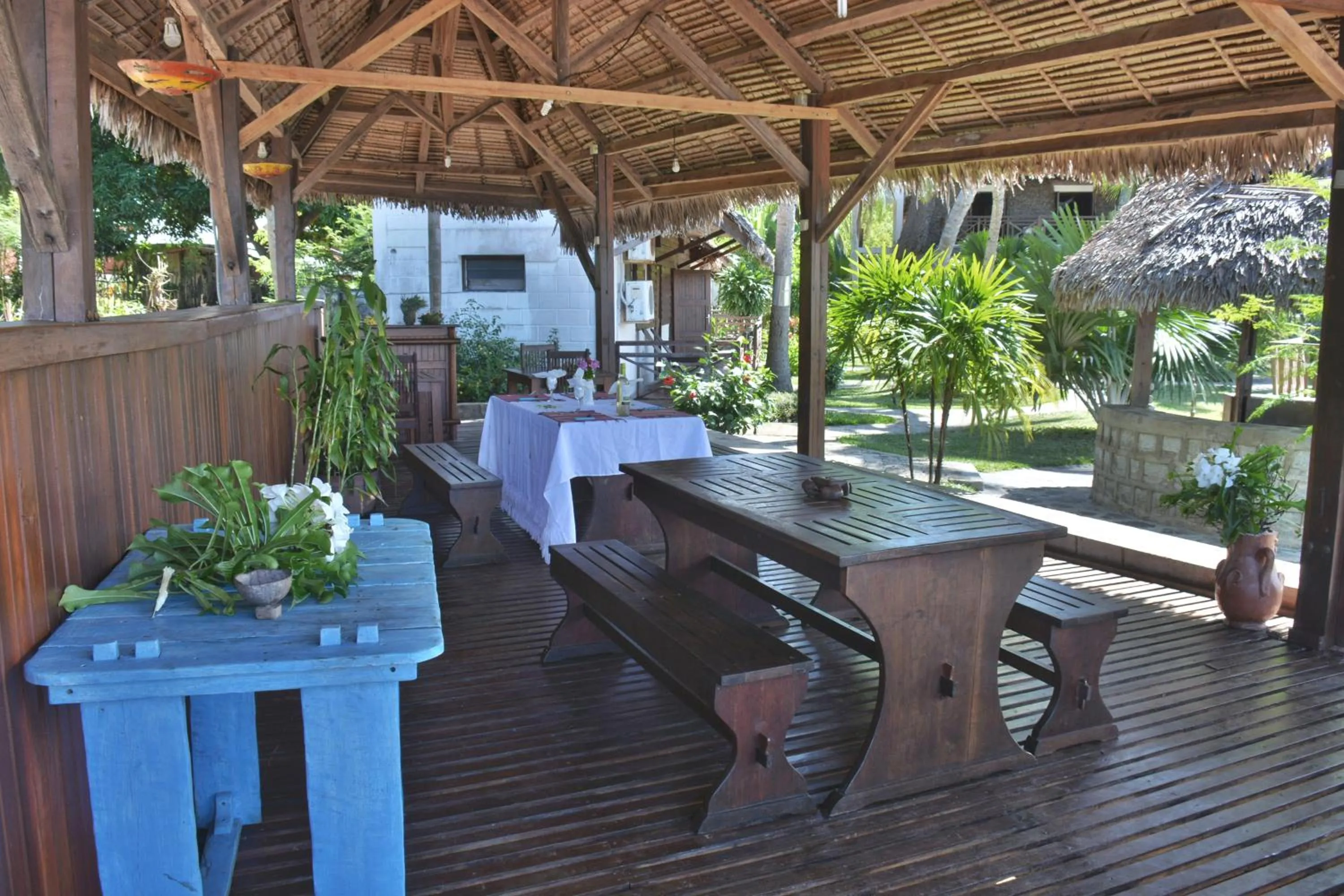 Restaurant/places to eat in Ylang hôtel