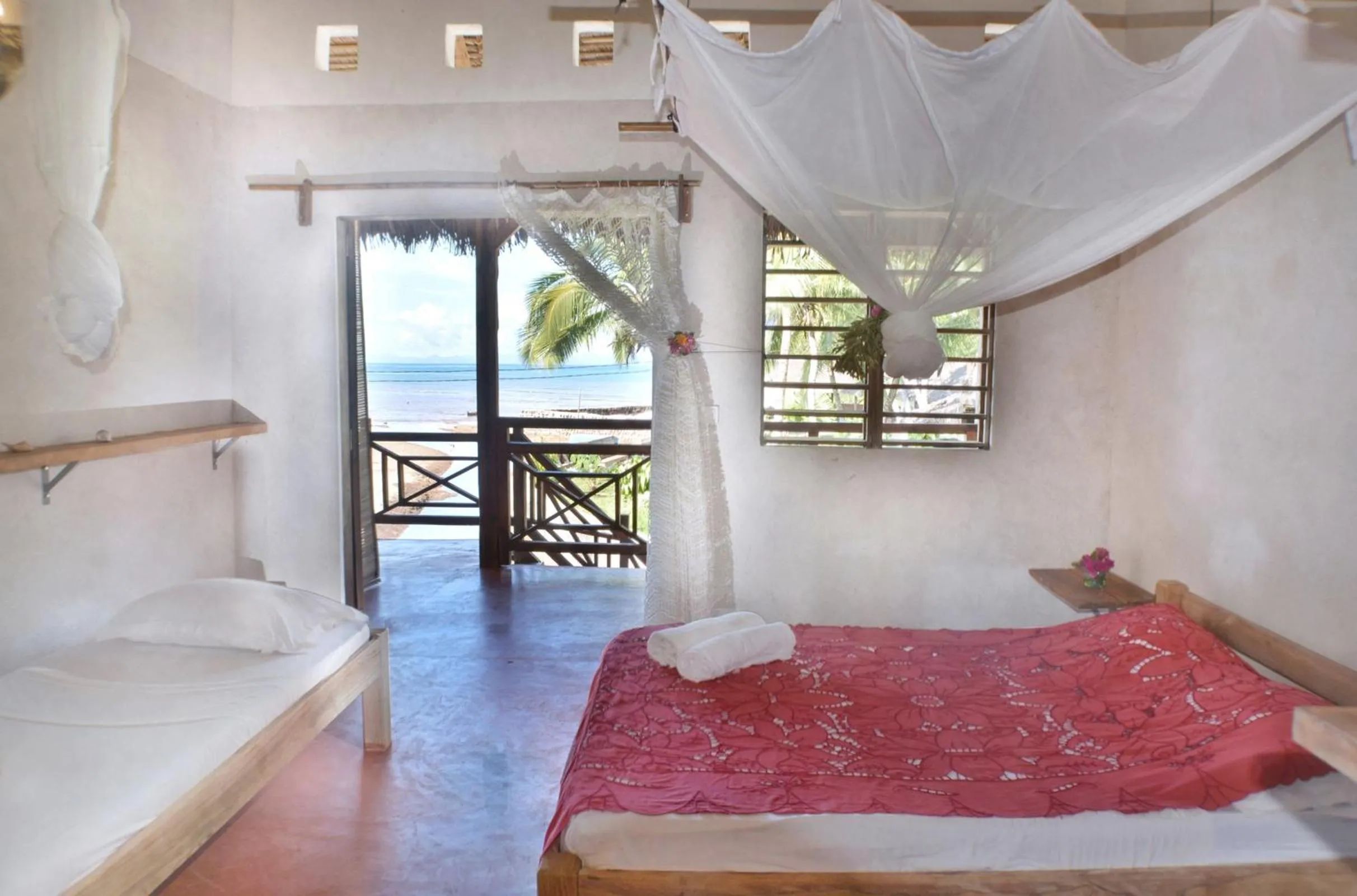 Photo of the whole room, Bed in Ylang hôtel