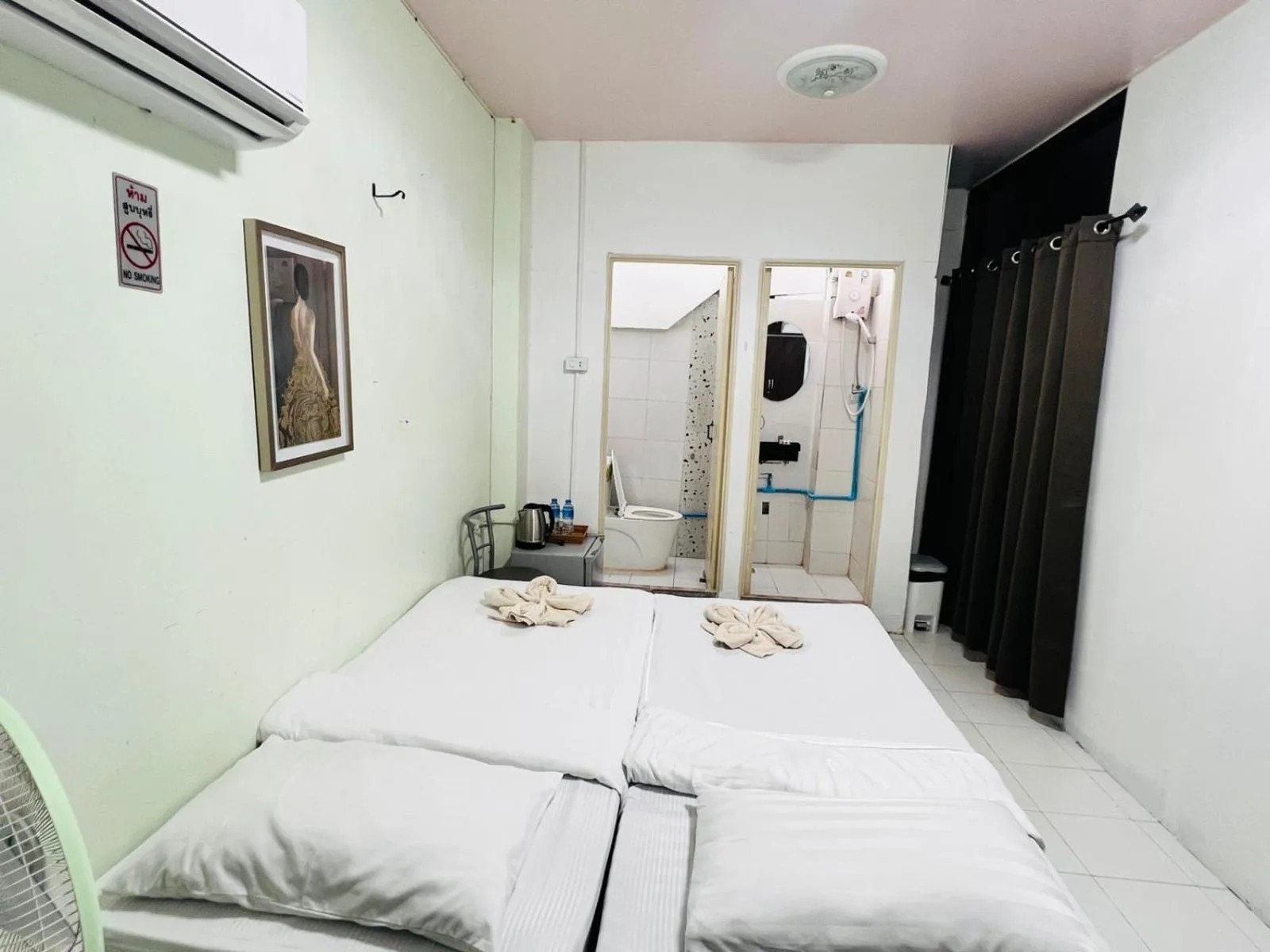 Bed in BLUE PEARL SHORE