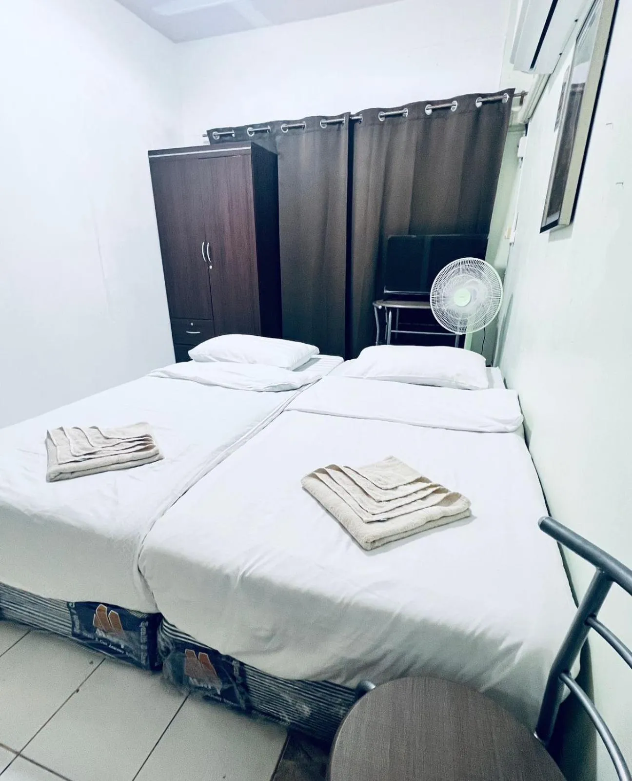 Bed in BLUE PEARL SHORE