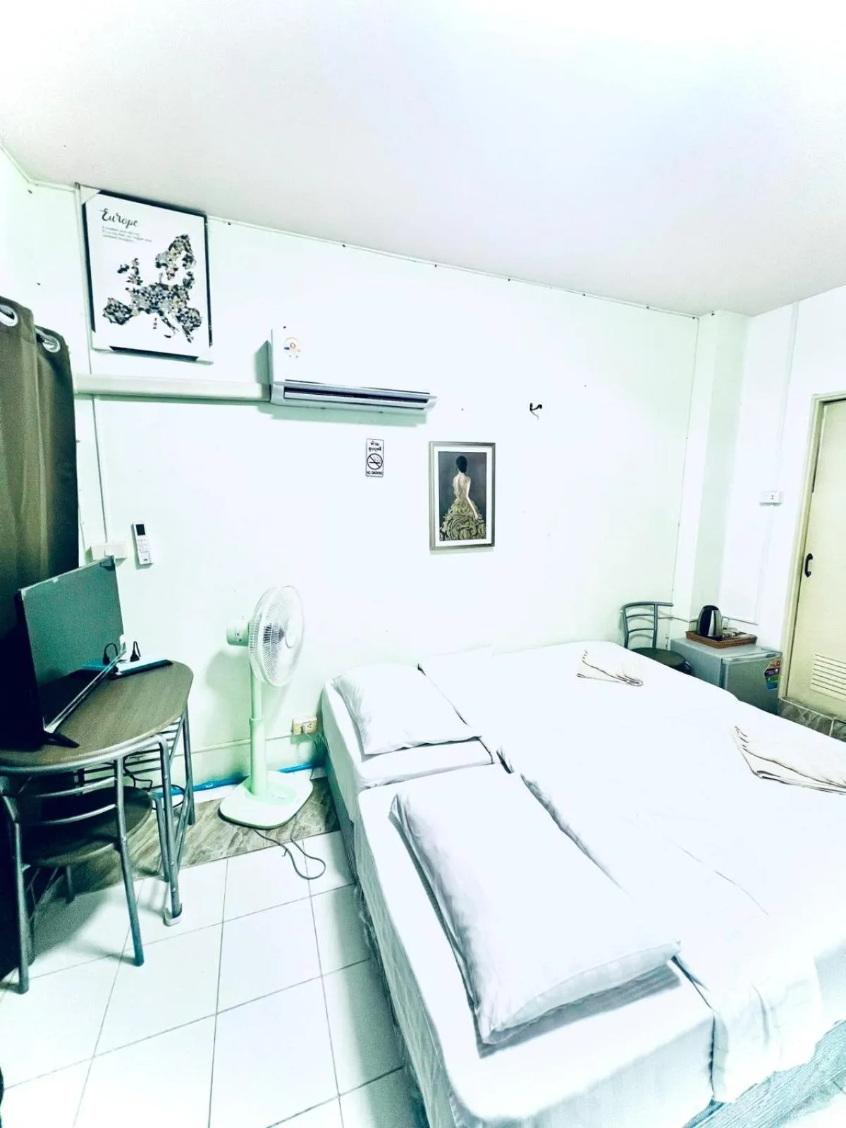 Bed in BLUE PEARL SHORE