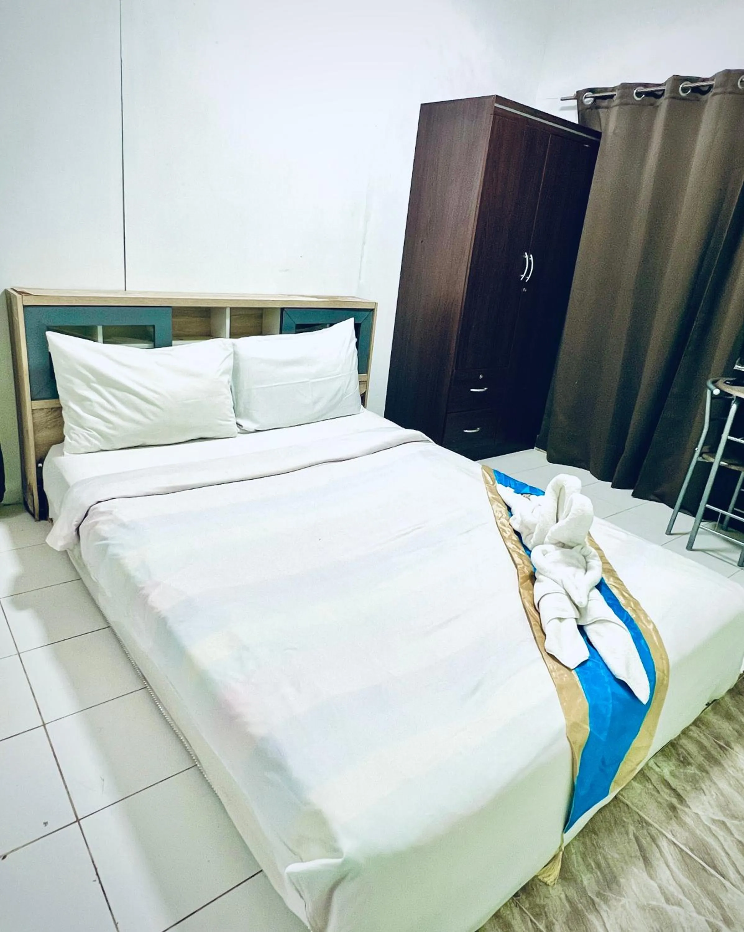 Bed in BLUE PEARL SHORE