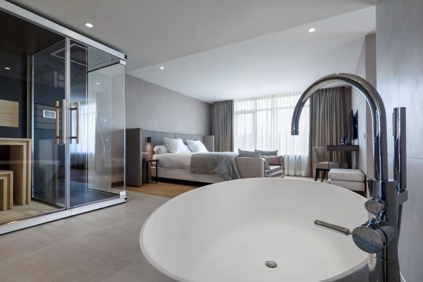 Photo of the whole room, Bed in Van der Valk Hotel Hengelo