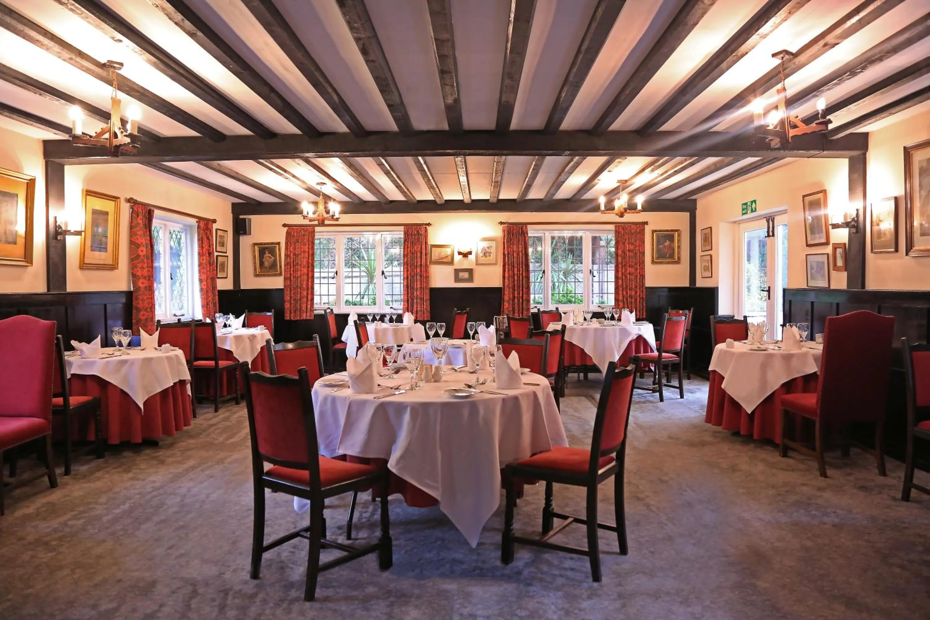 Restaurant/places to eat in The Brickwall Hotel