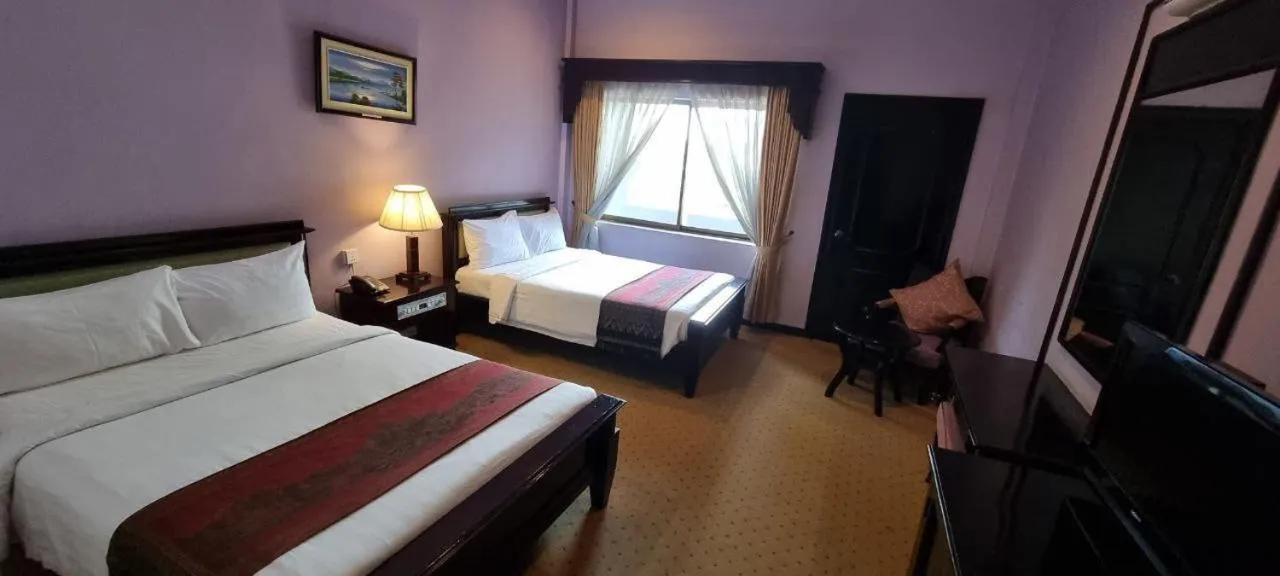 Bed in Ree Mohasambath Hotel & Resort