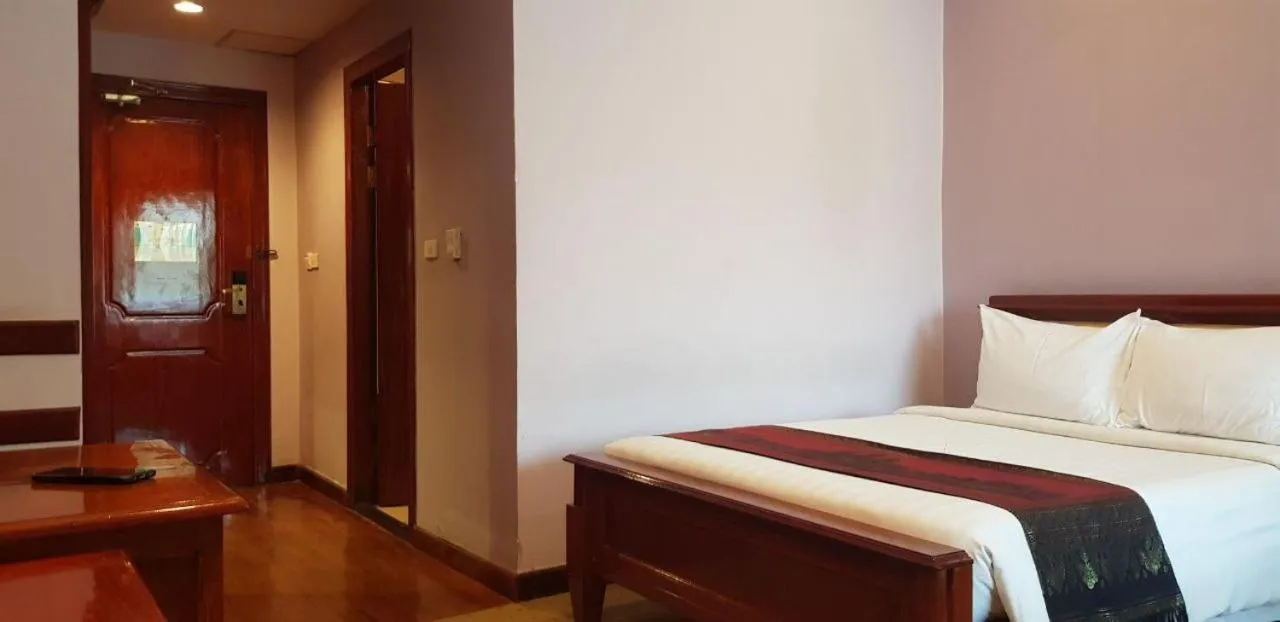 Bed in Ree Mohasambath Hotel & Resort