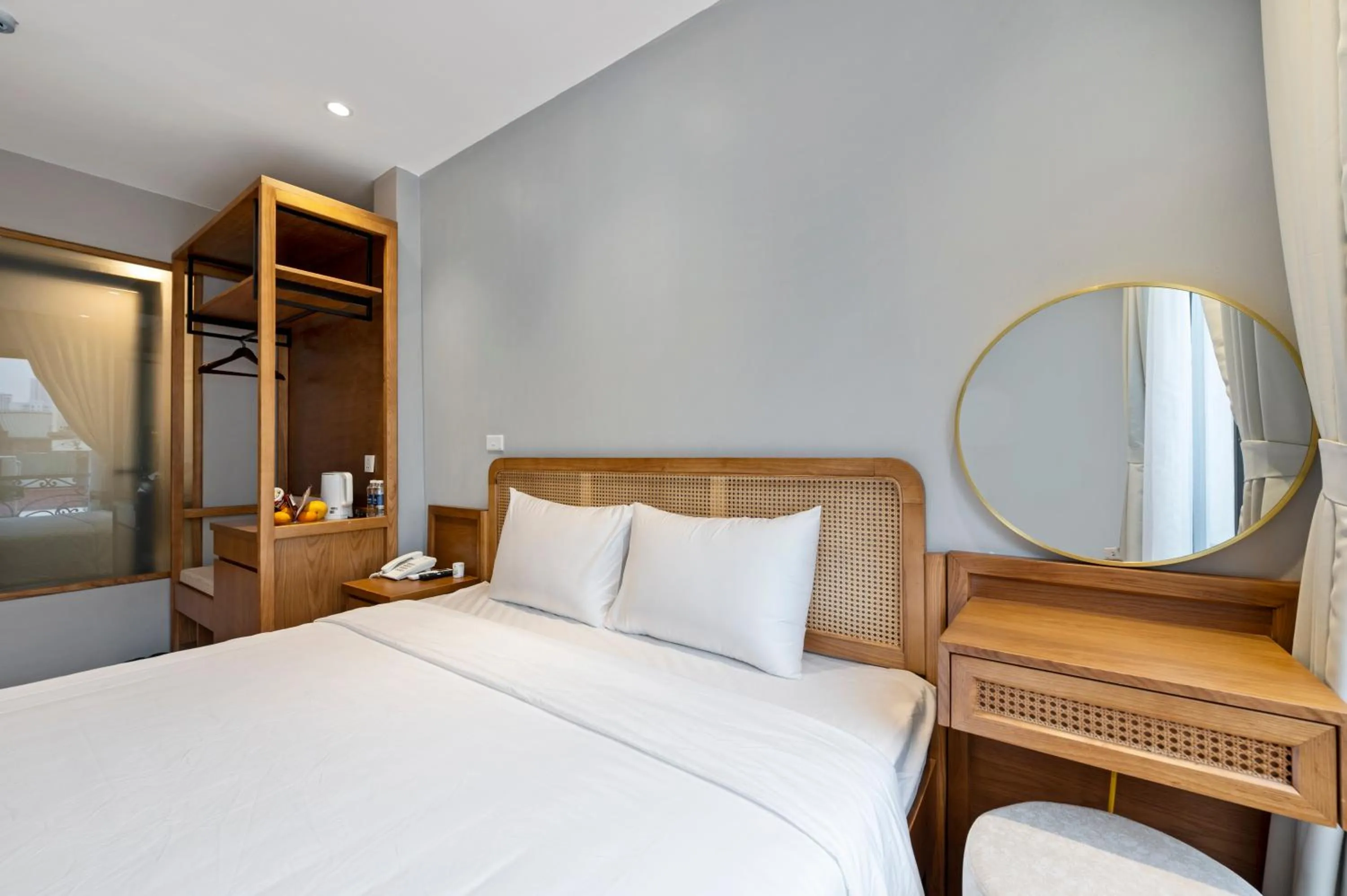 Bed in Lakeview Residence Hotel