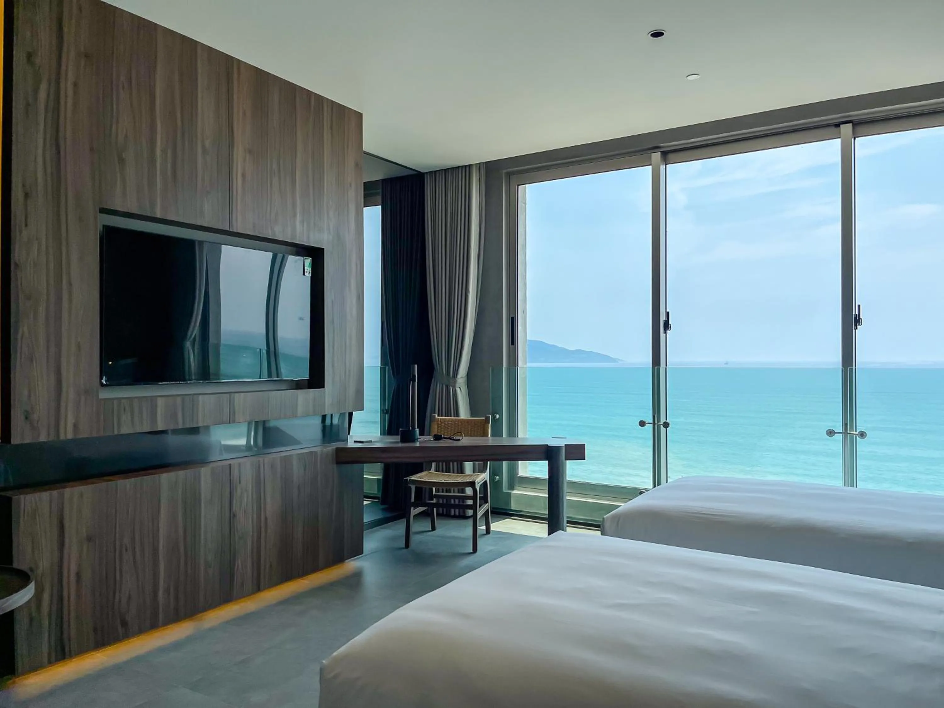 TV and multimedia, Bed in M Hotel Danang