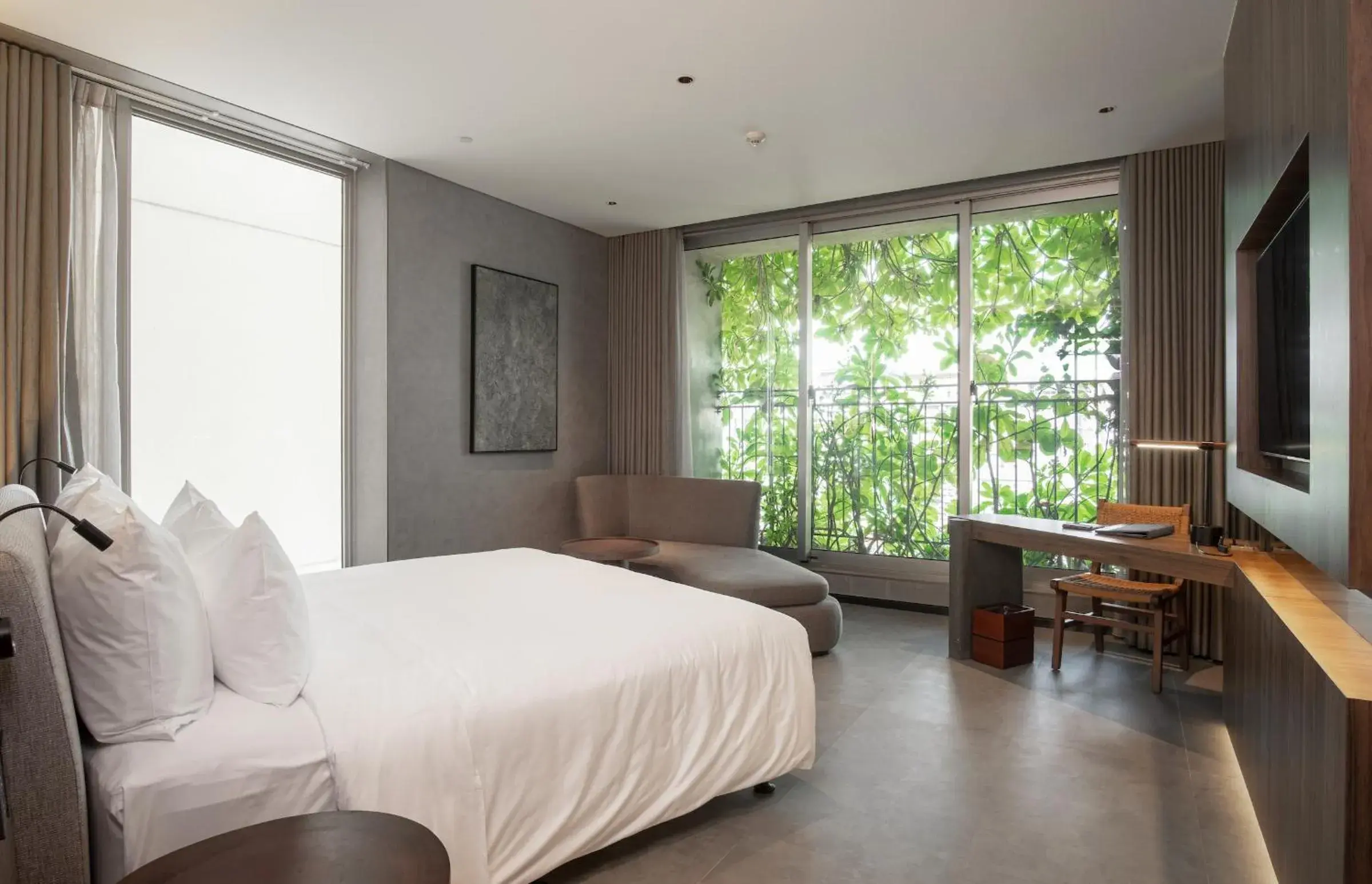 Deluxe Double Room City View - Daily Afternoon Tea Inclusive in M Hotel Danang Deluxe Double Room City View - Daily Afternoon Tea Inclusive in M Hotel Danang
