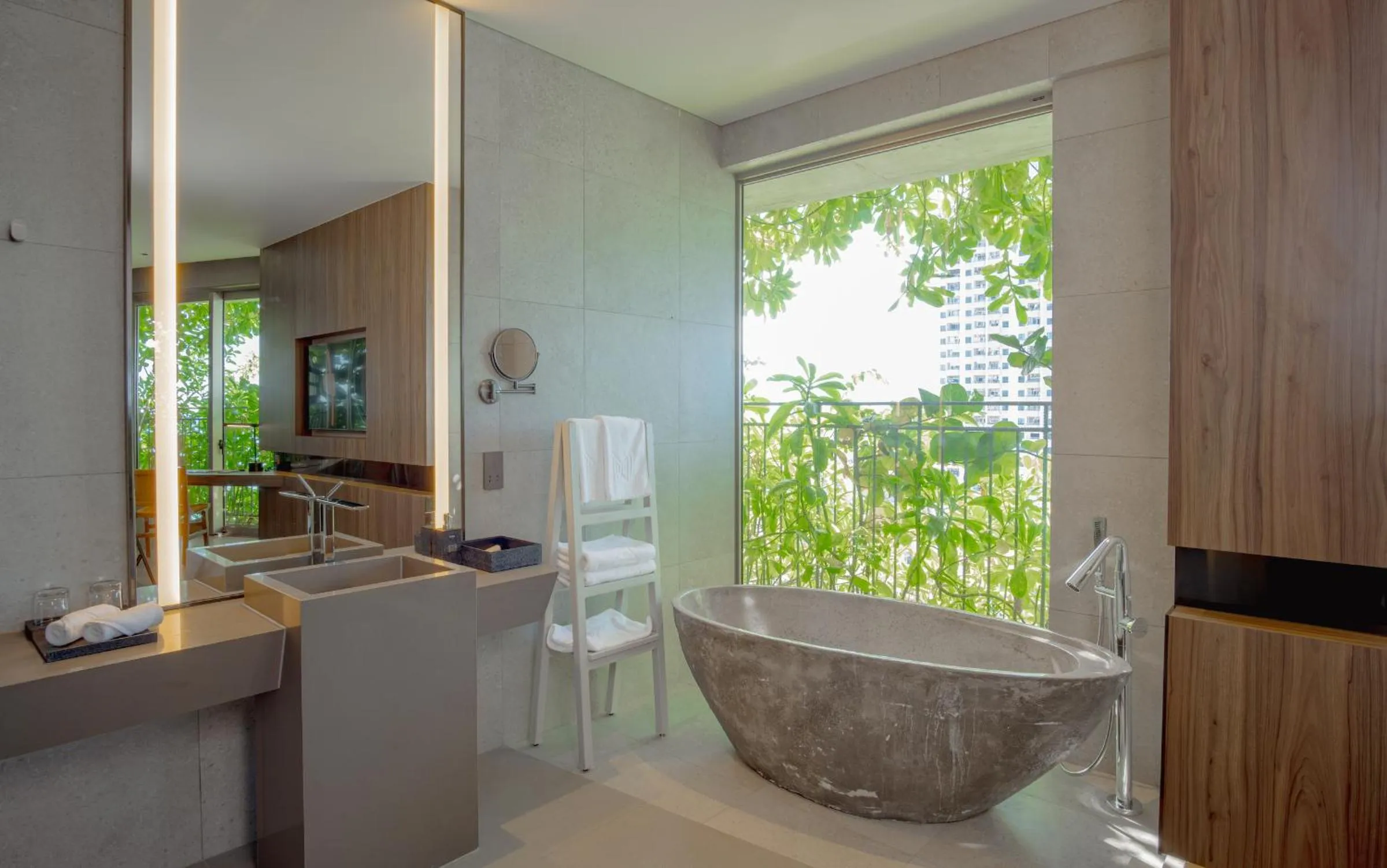Bath in M Hotel Danang