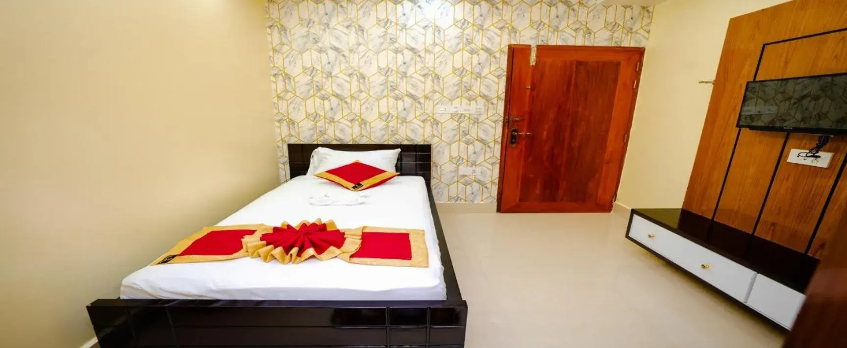 Single Room with Private Bathroom - single occupancy in Adarsha Palace Hotel Single Room with Private Bathroom - single occupancy in Adarsha Palace Hotel