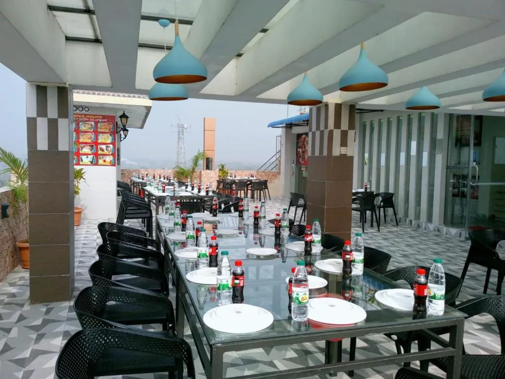 Restaurant/places to eat in Adarsha Palace Hotel