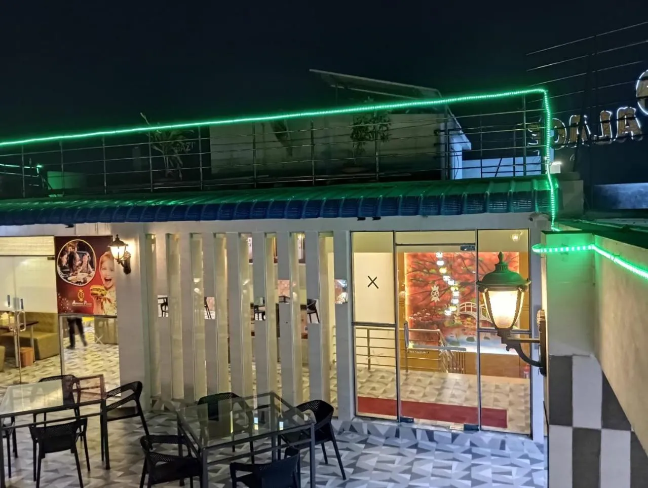 Restaurant/places to eat in Adarsha Palace Hotel