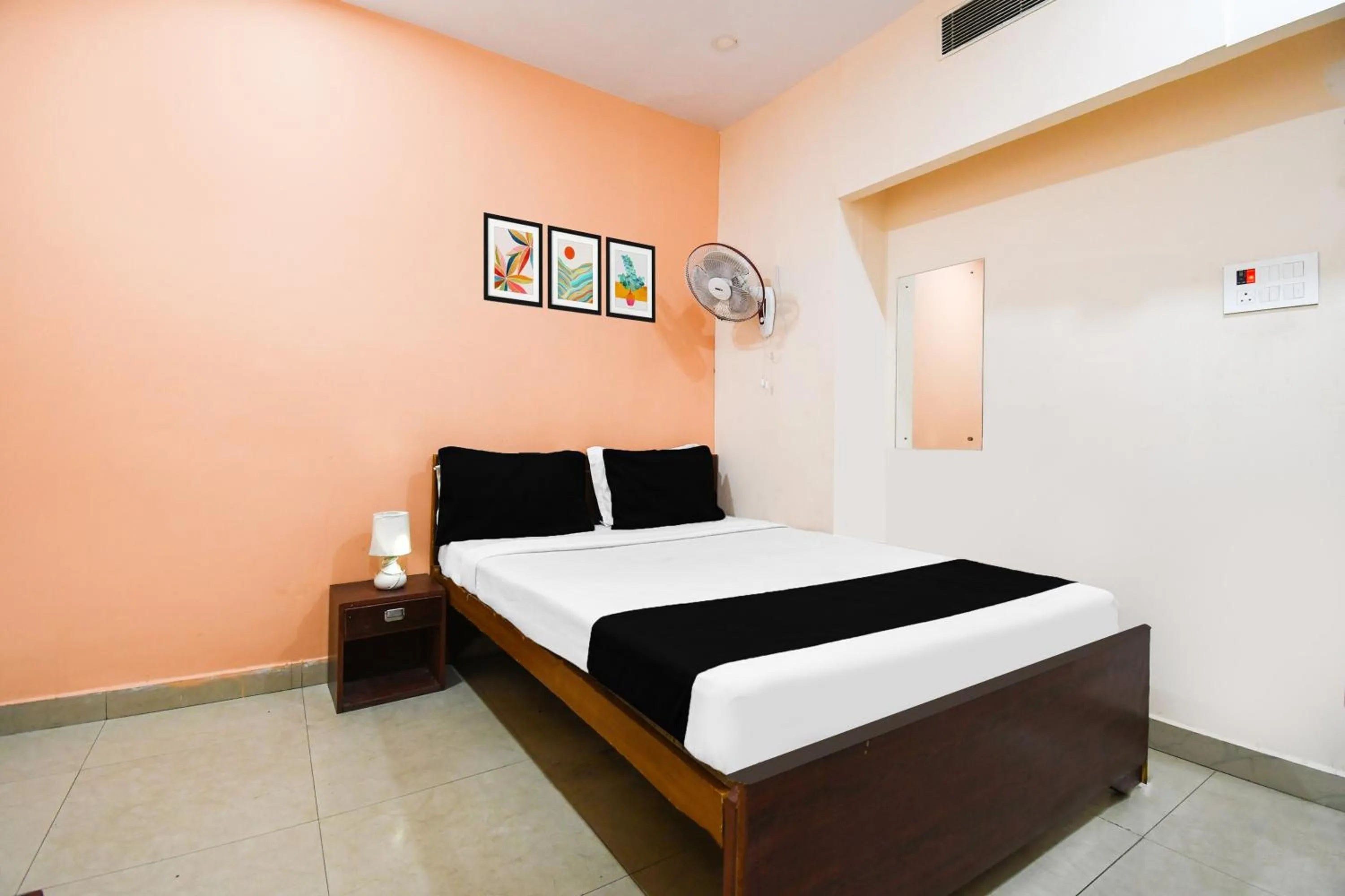 Bedroom, Bed in Super Hotel O Sofitel Hotel