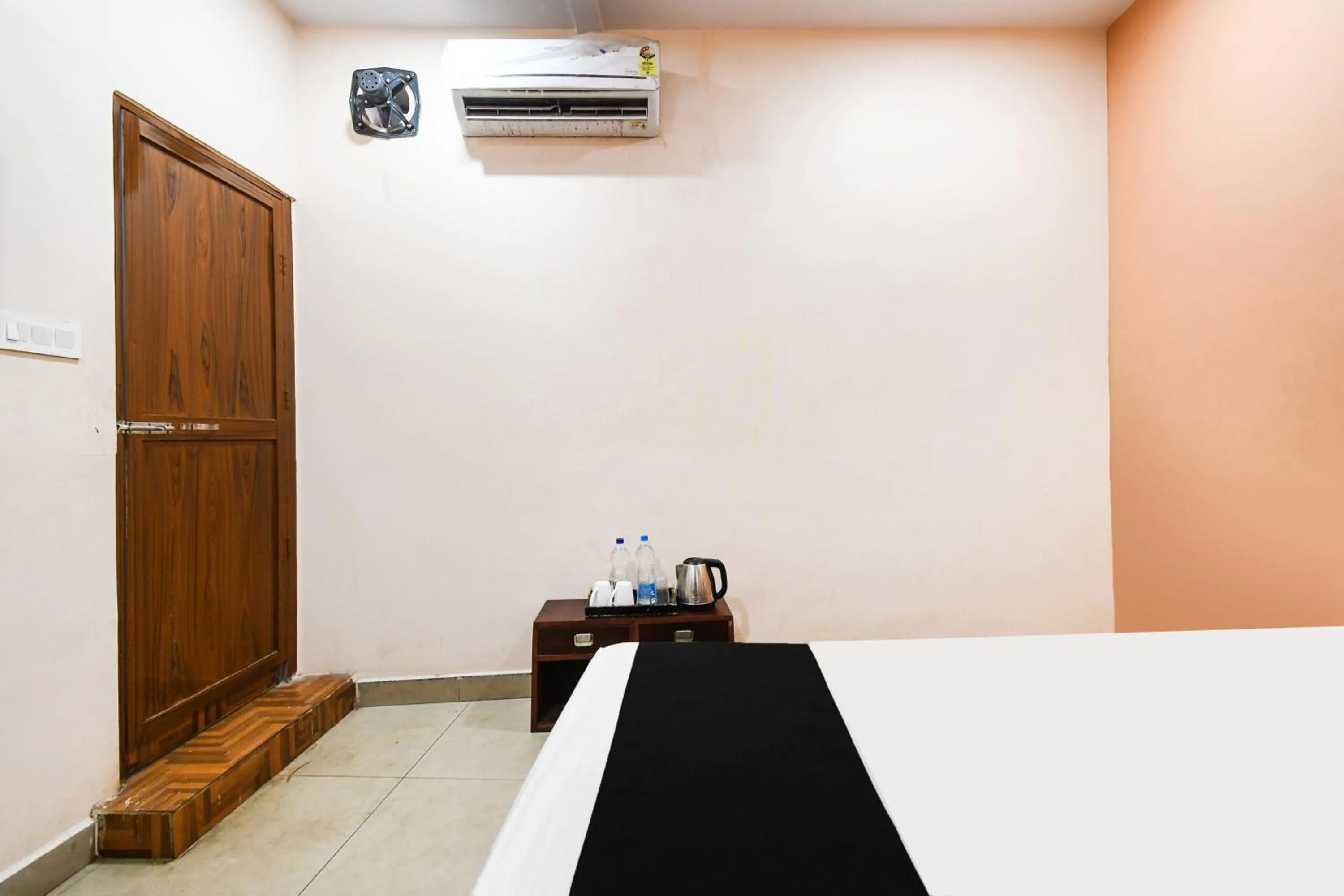 Bedroom, Bed in Super Hotel O Sofitel Hotel