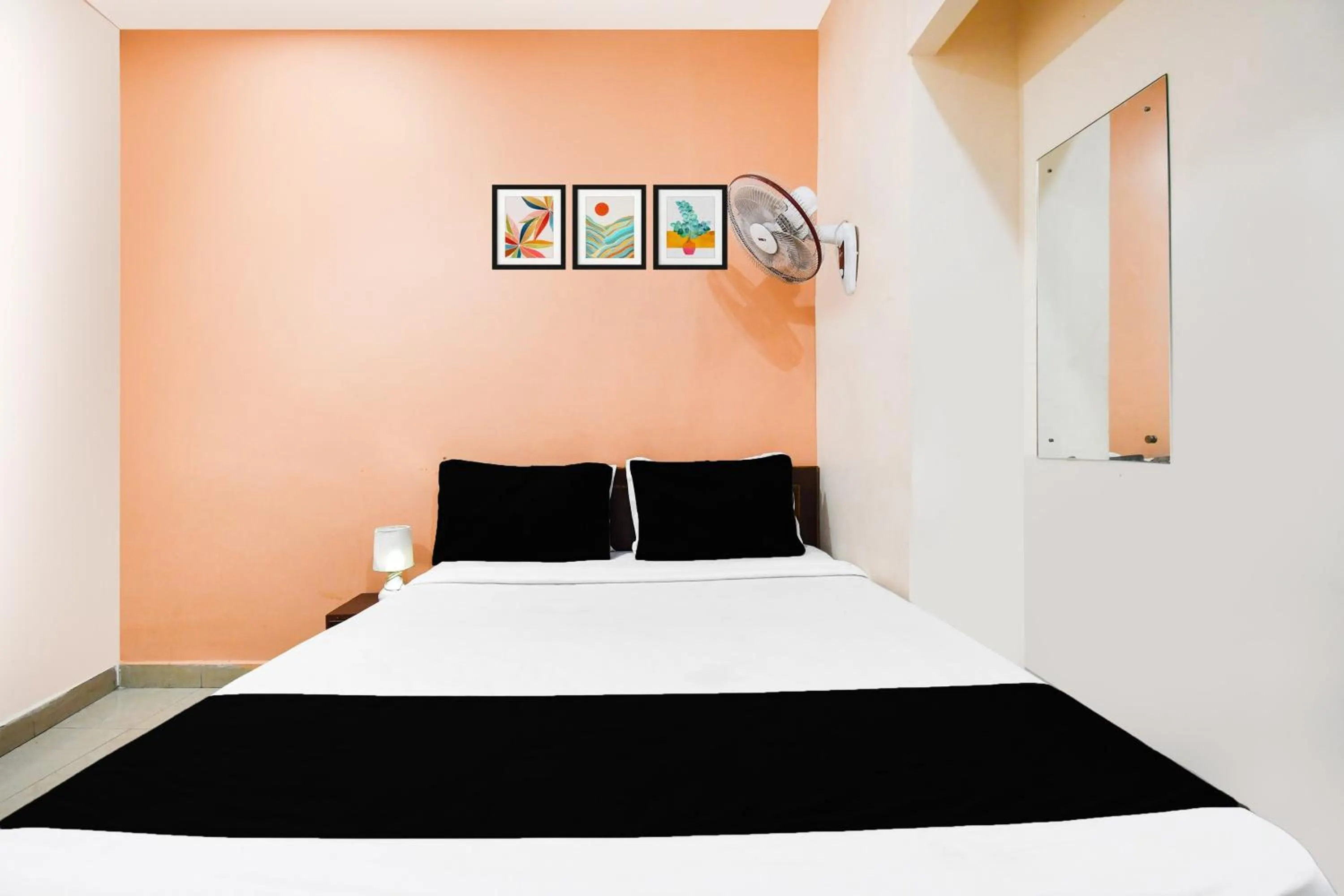 Bedroom, Bed in Super Hotel O Sofitel Hotel