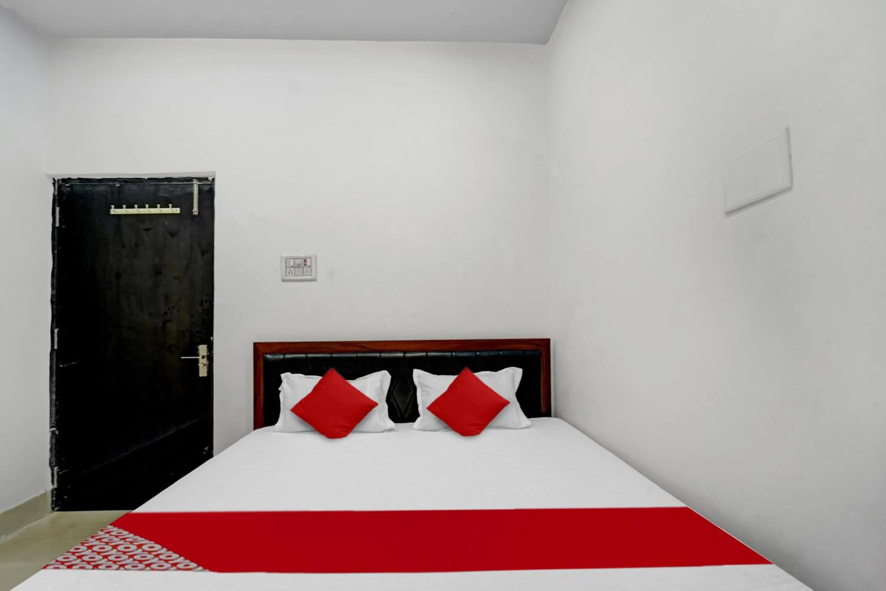 Facade/entrance, Bed in Super Hotel O Dev Laxmi Palace Hotel & Banquet