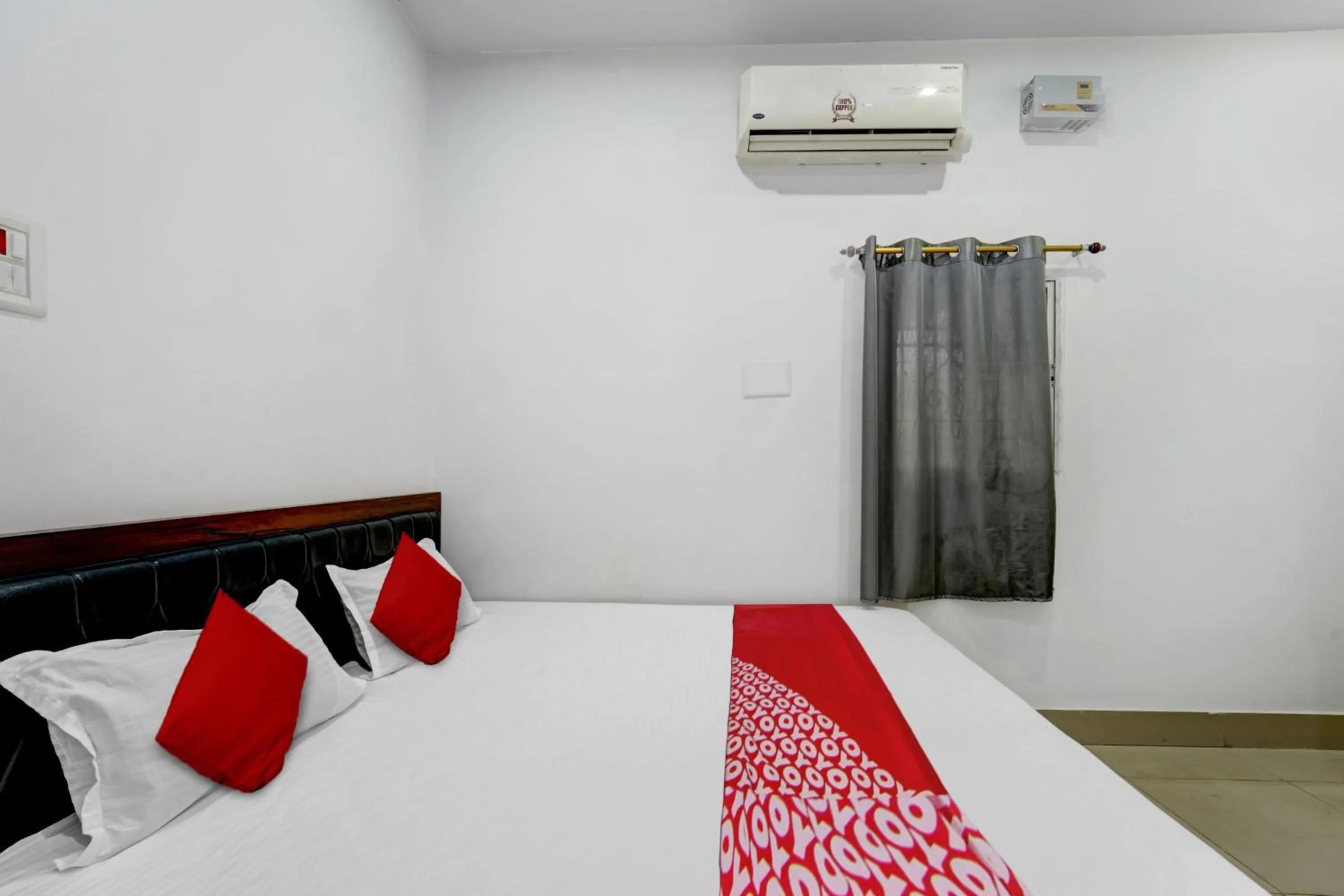 Bedroom, Bed in Super Hotel O Dev Laxmi Palace Hotel & Banquet