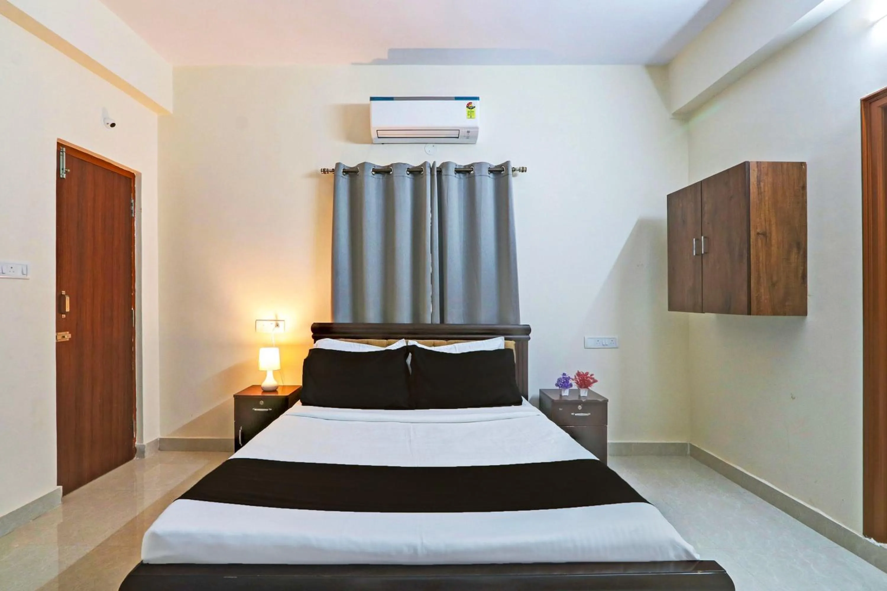 Bedroom, Bed in Super Collection O Sri Nirvana Edge