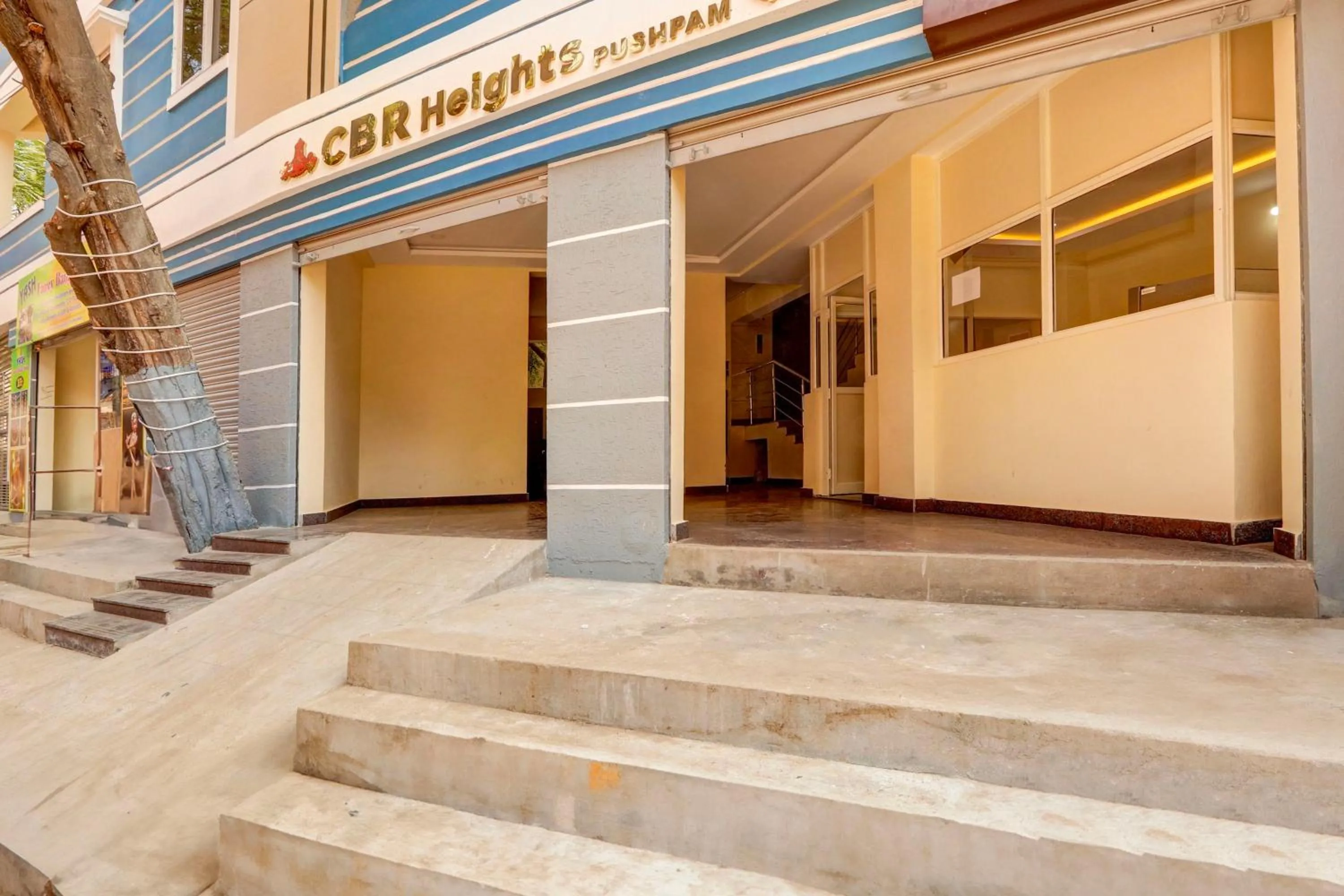 Facade/entrance in Collection O Sri Nirvana Edge