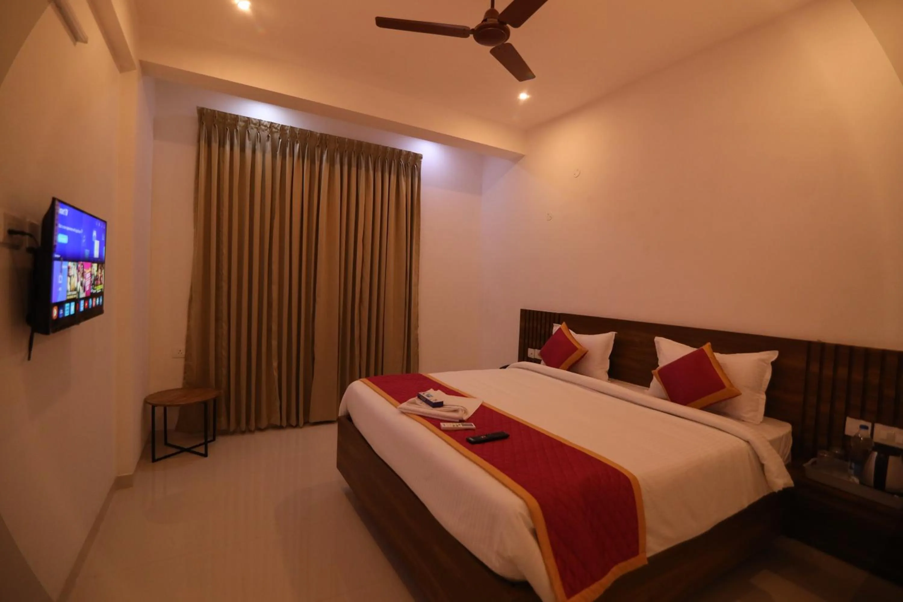 TV and multimedia, Bed in J Park Auroville Beach