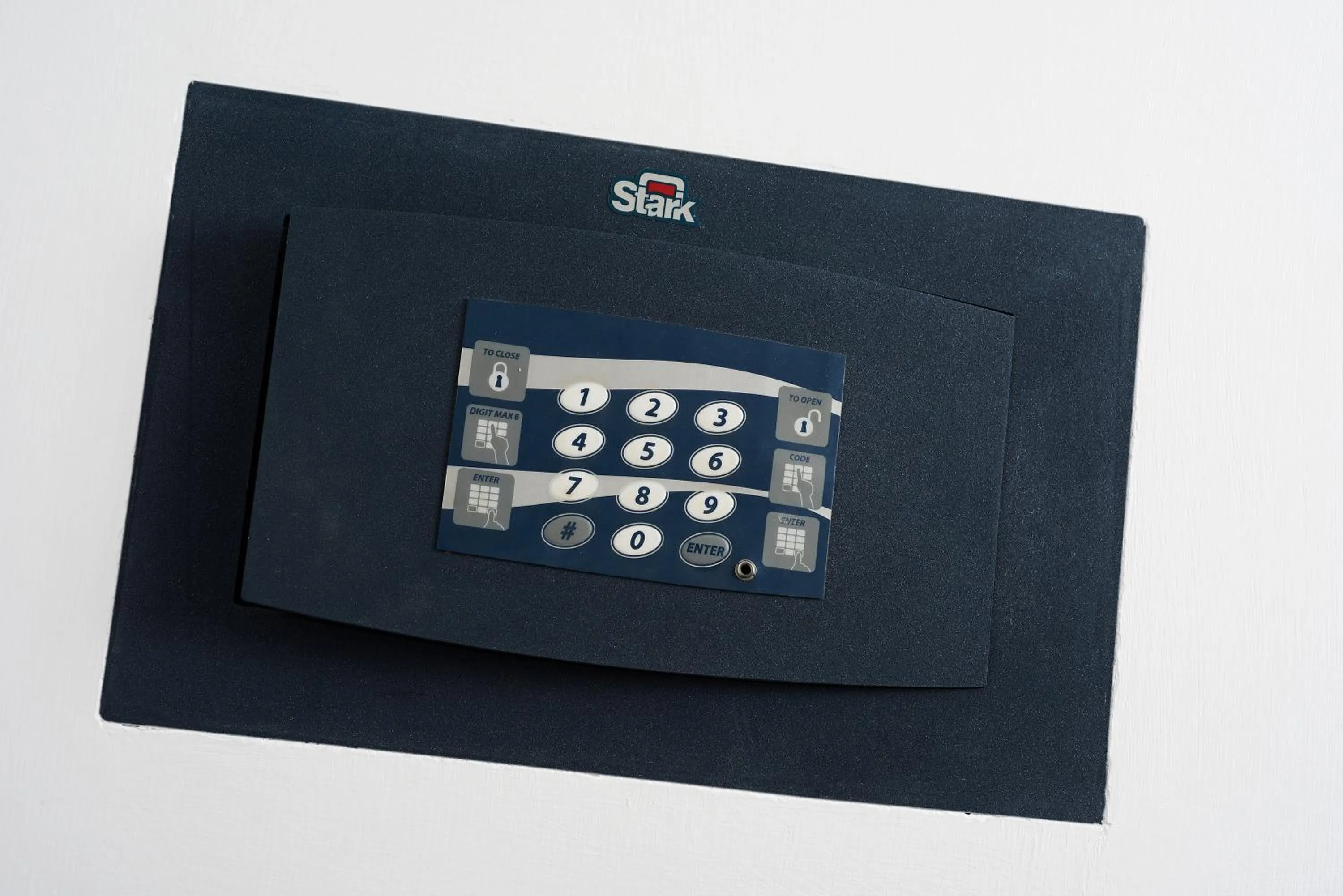 safe in 111 ColaDiRienzo Rooms - by AD Roma