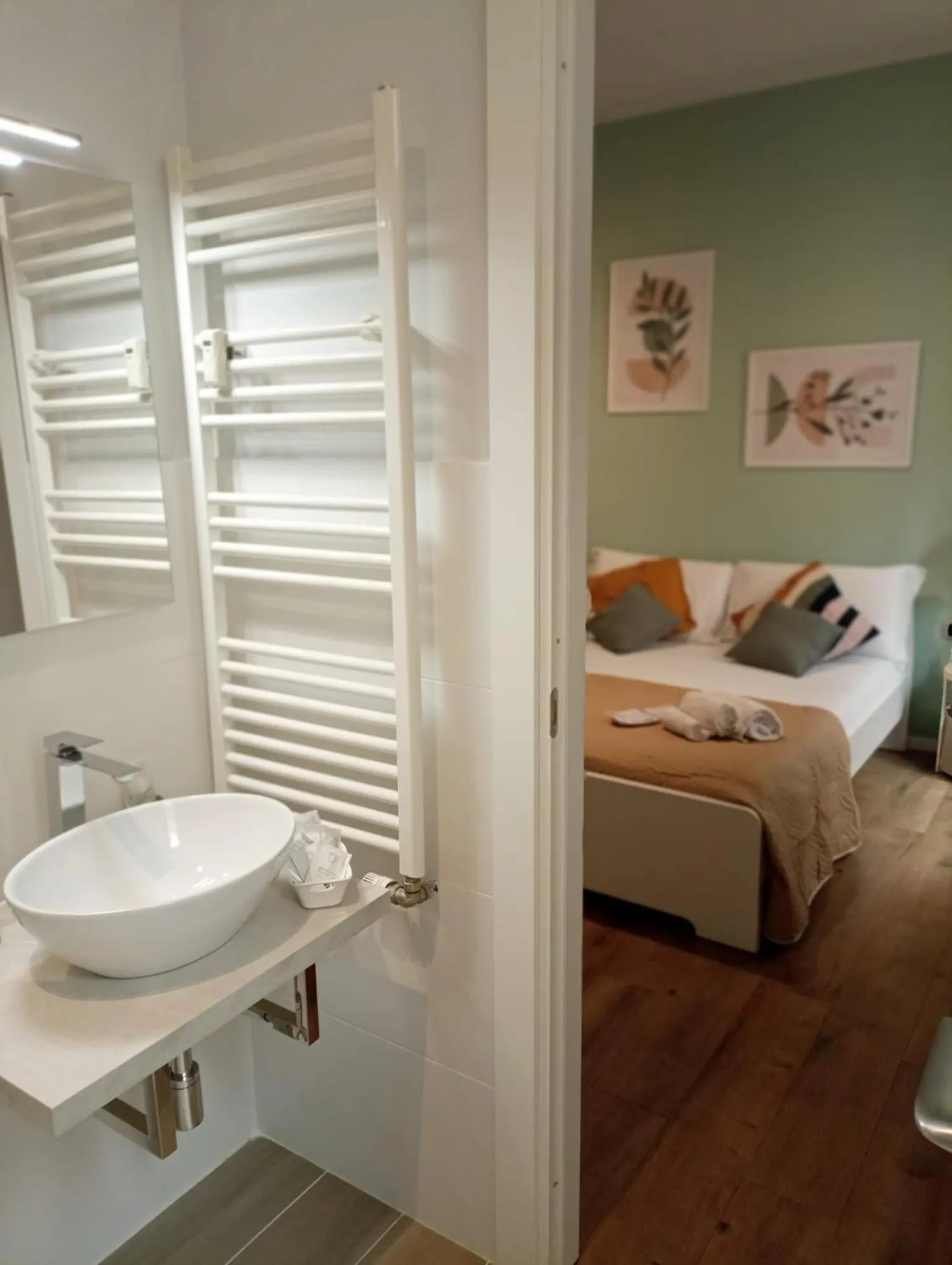 Bathroom, Bed in 111 ColaDiRienzo Rooms - by AD Roma