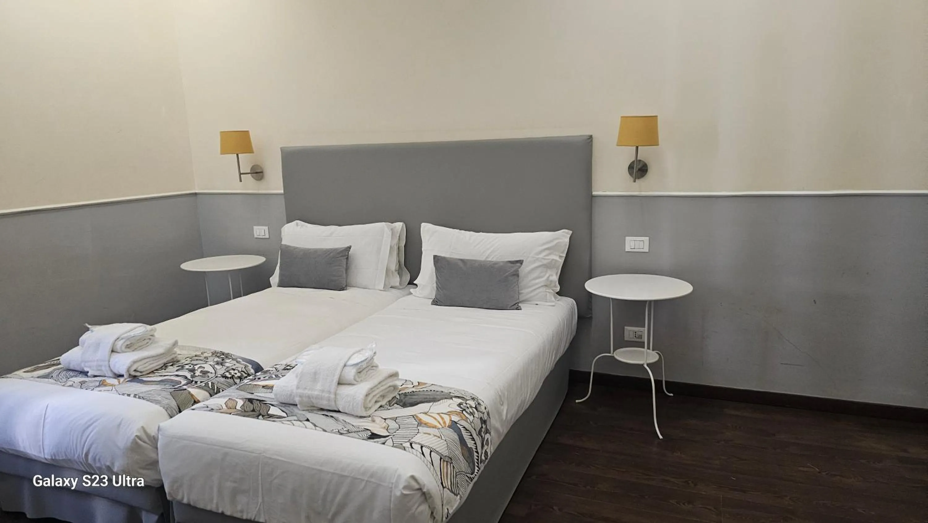 towels, Bed in Caesar Place