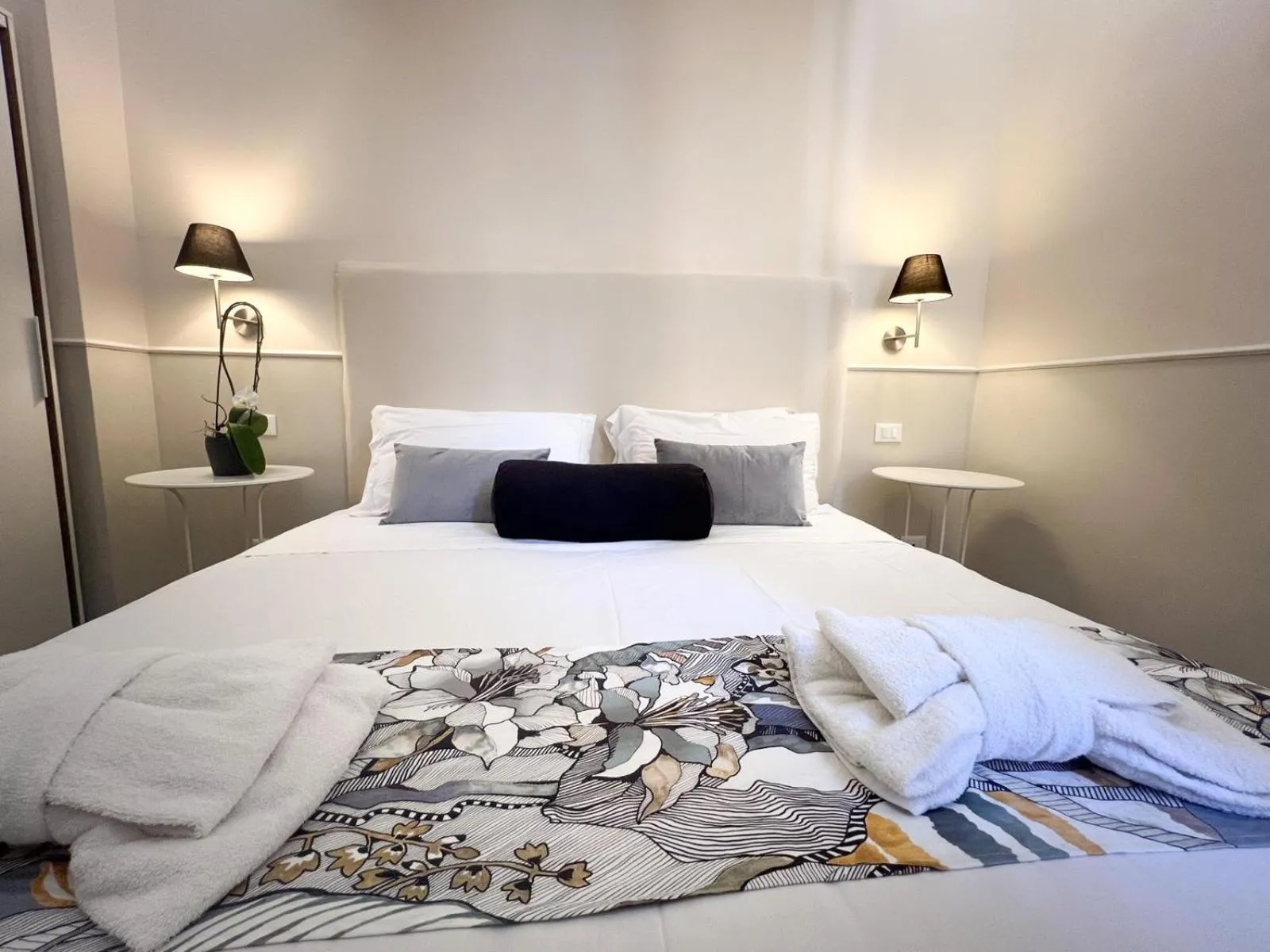 Bedroom, Bed in Caesar Place