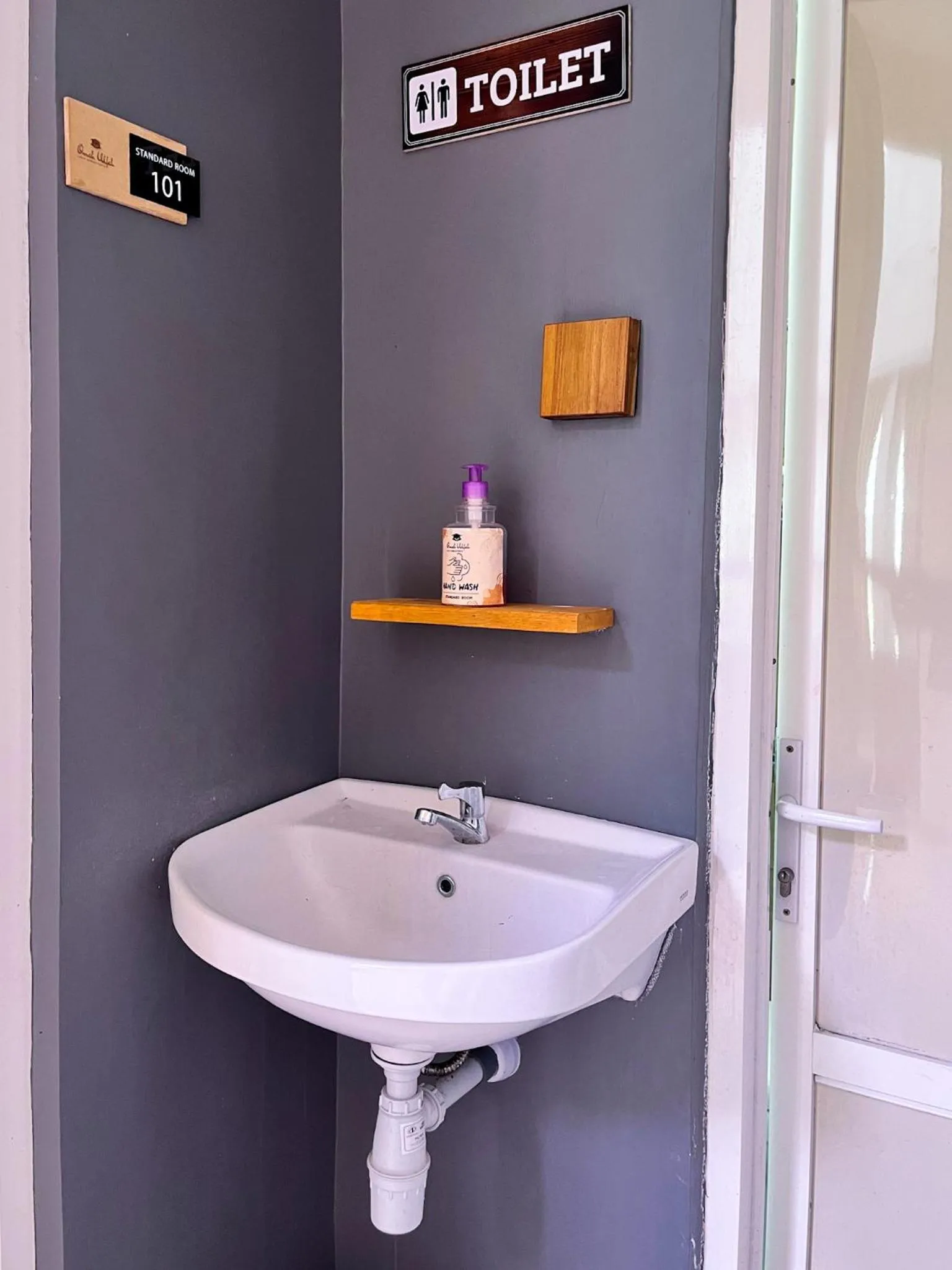 Toilet in Omah Ulfah Homestay