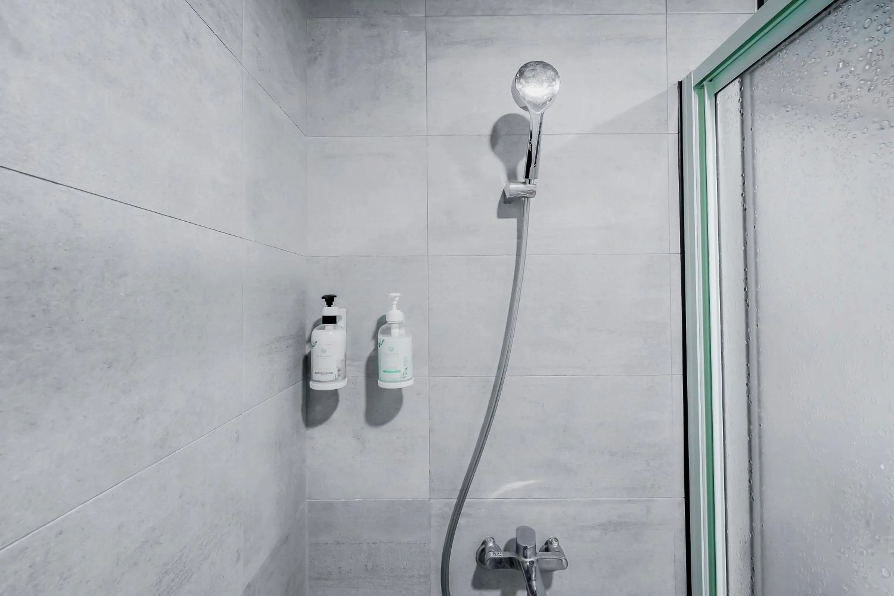 Shower in Hills Velleys