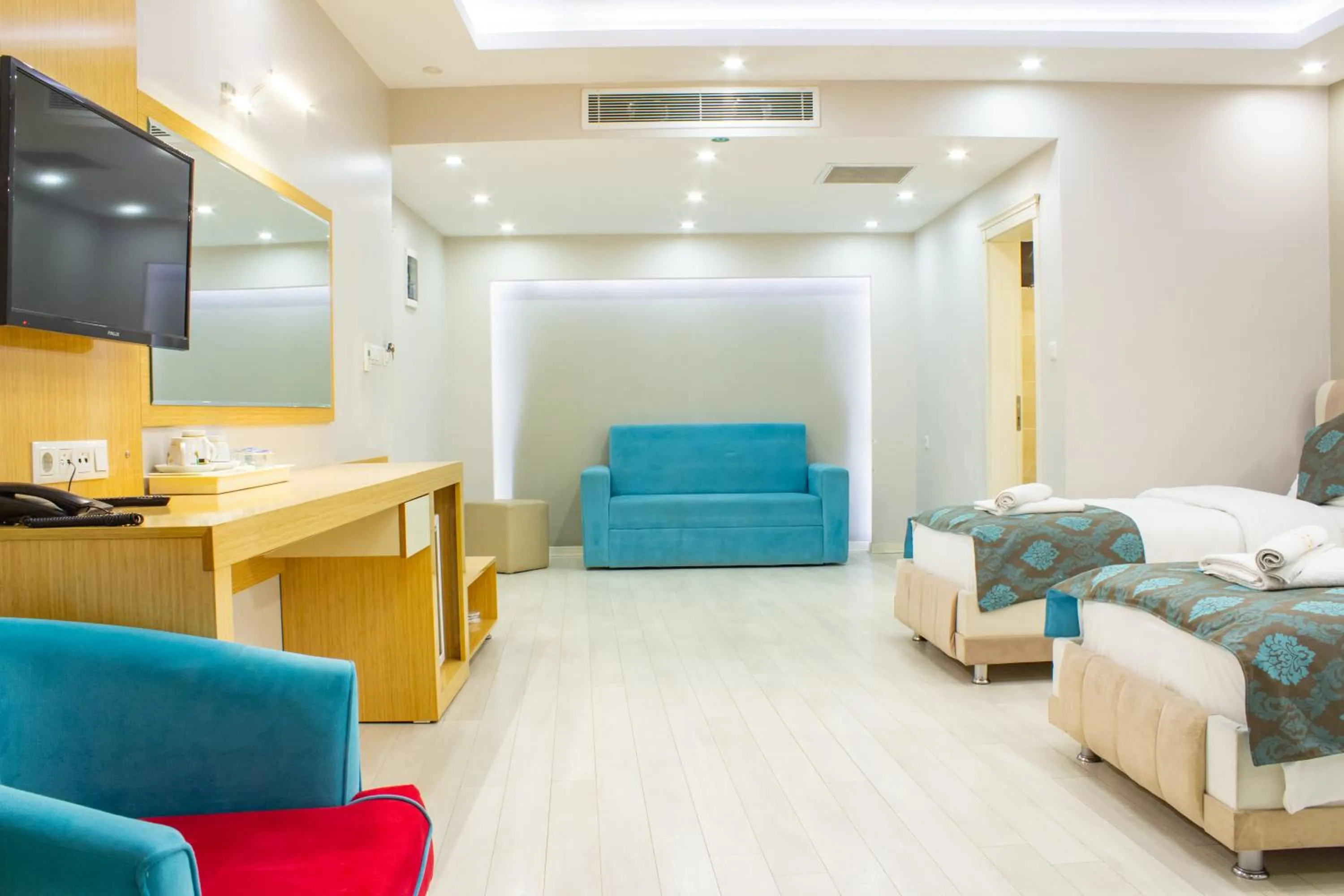 Photo of the whole room, Bed in Sumela Park Hotel