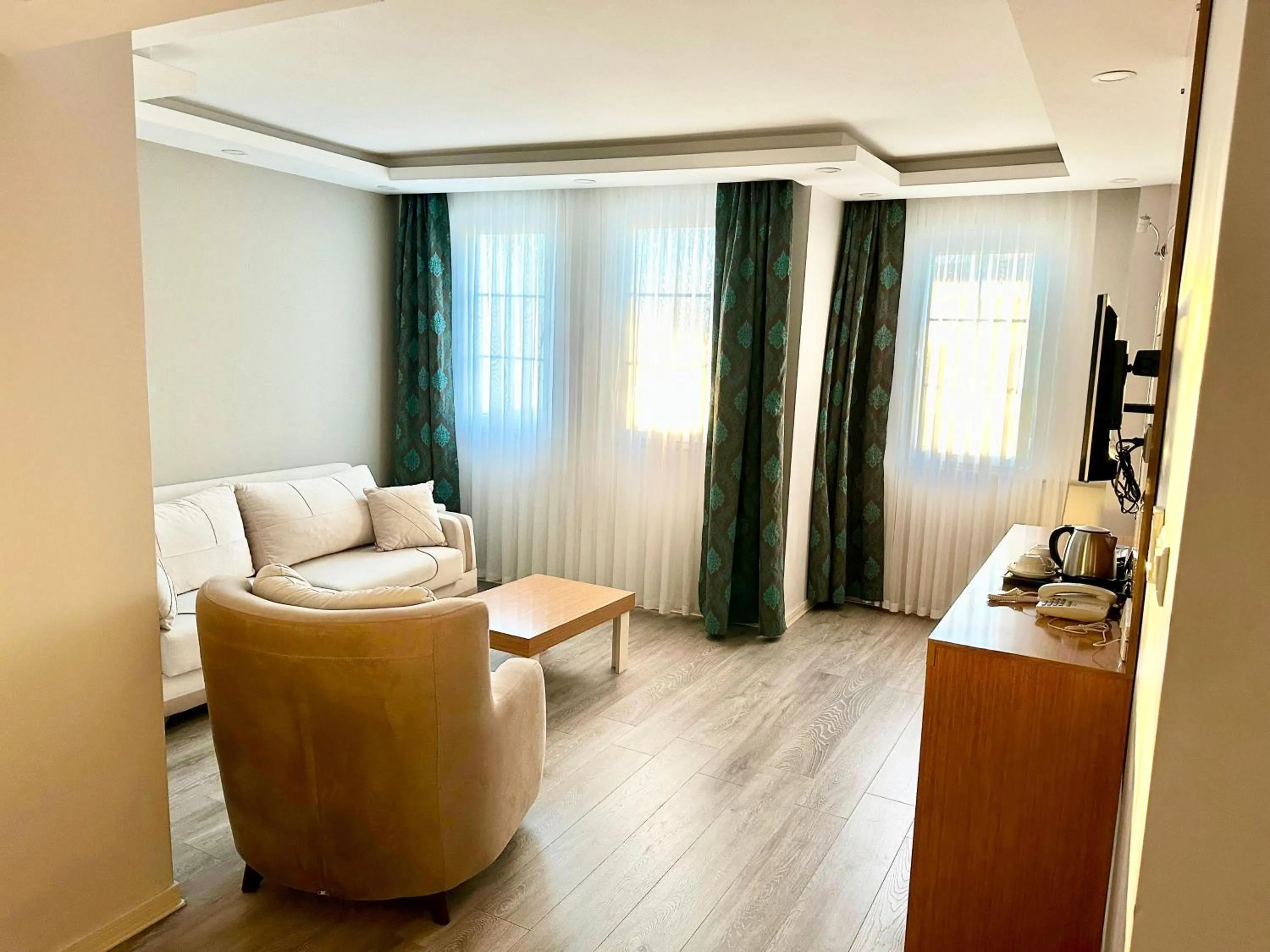 TV and multimedia in Sumela Park Hotel