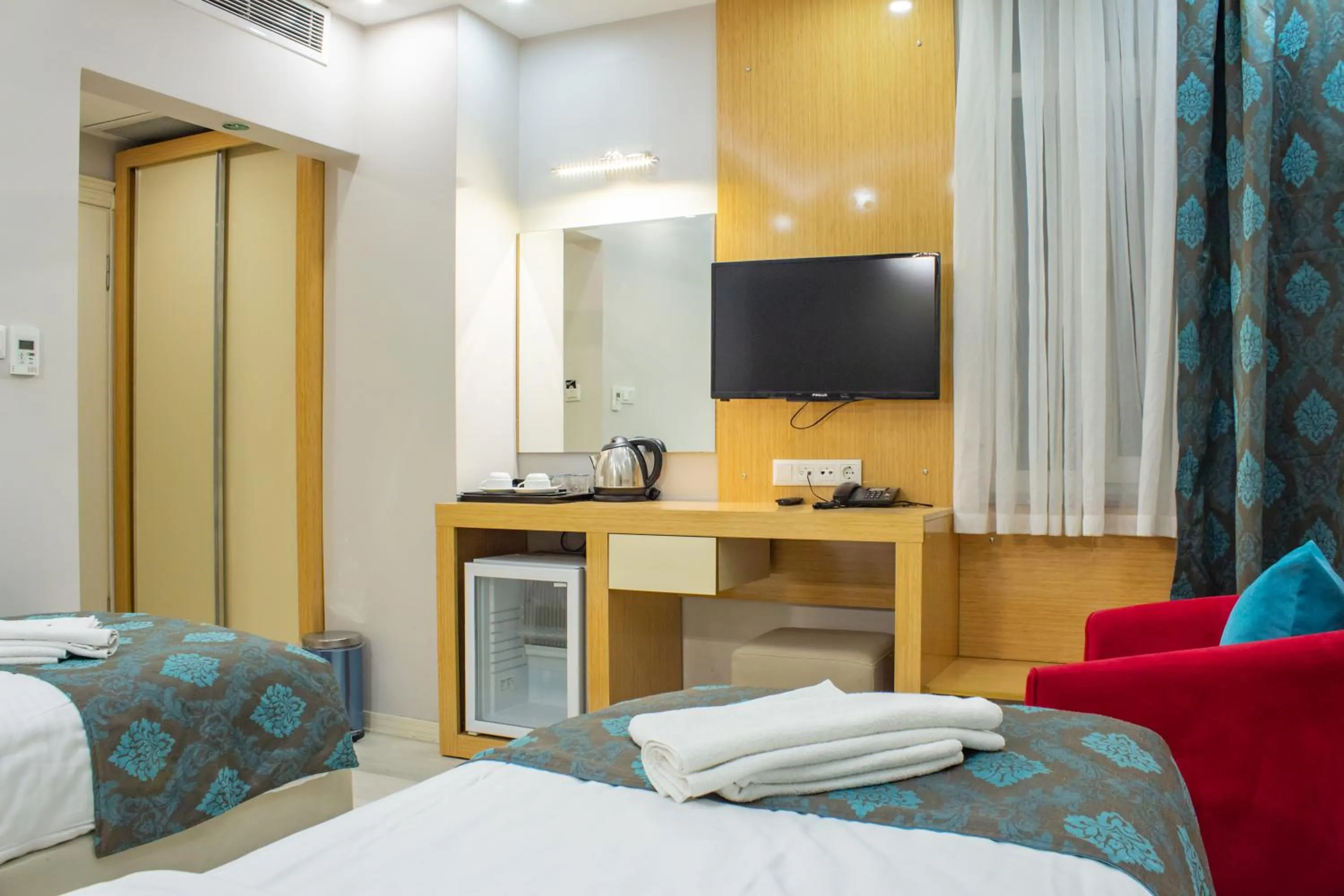 Photo of the whole room, Bed in Sumela Park Hotel