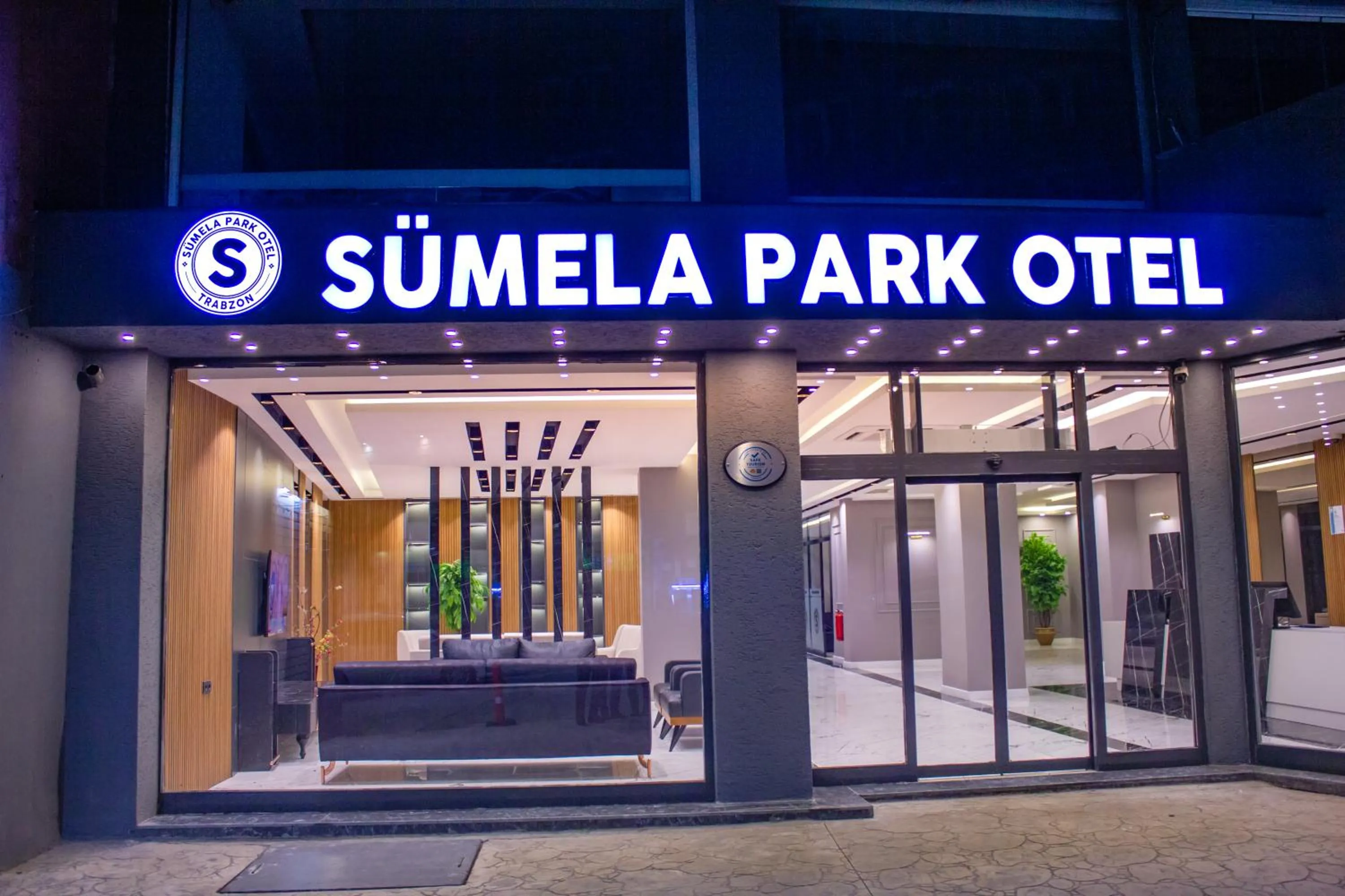 Facade/entrance in Sumela Park Hotel
