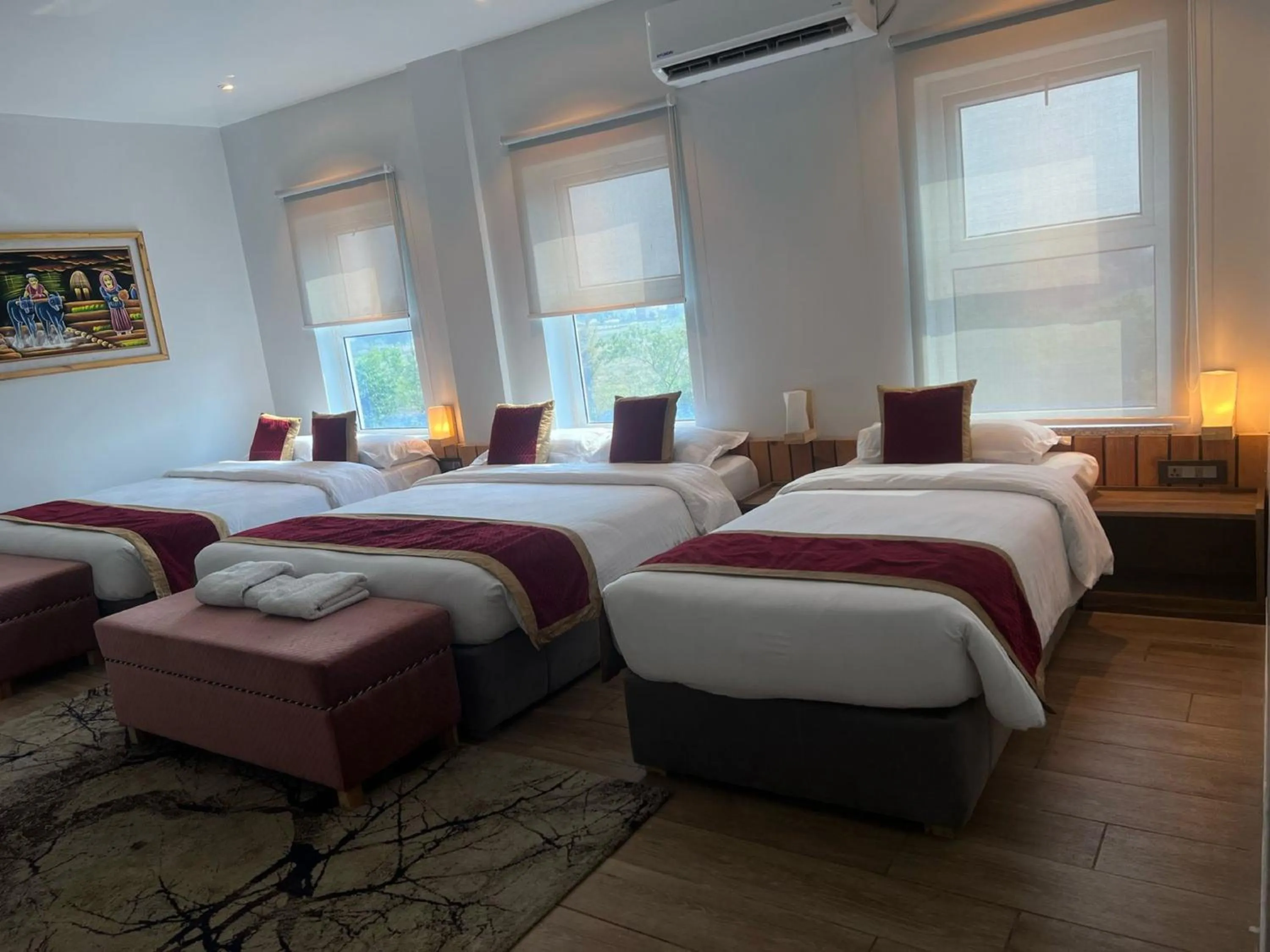 room service, Bed in Landmark Bhairahawa