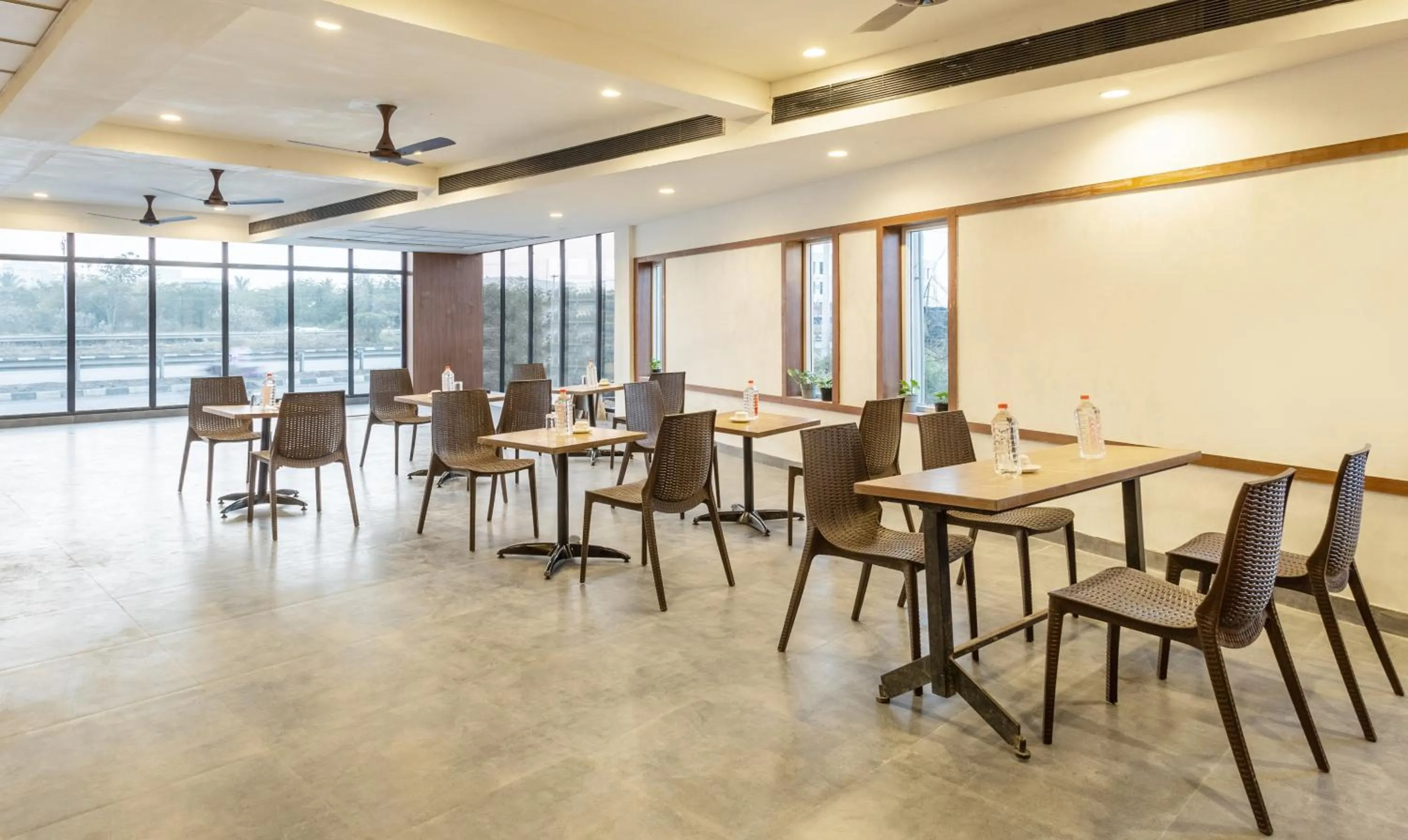 Dining area in Treebo Nestlay Rooms Gummidipoondi