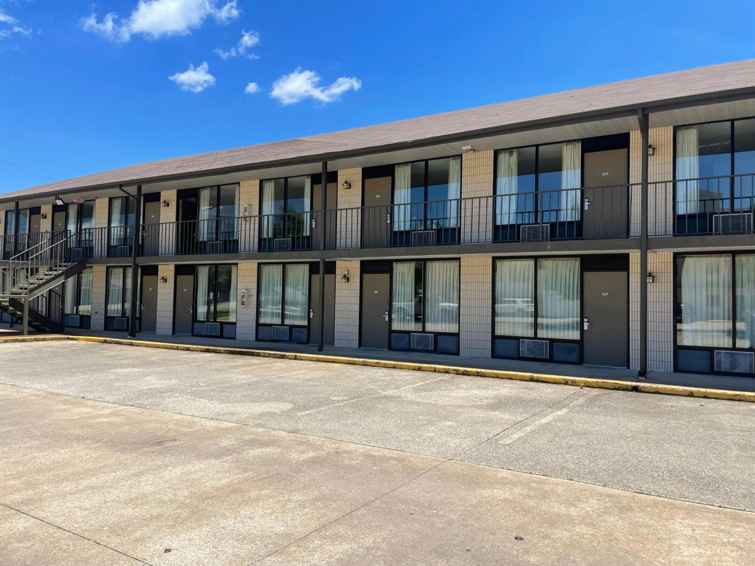 Property building in Ramada by Wyndham Branson Theatre District