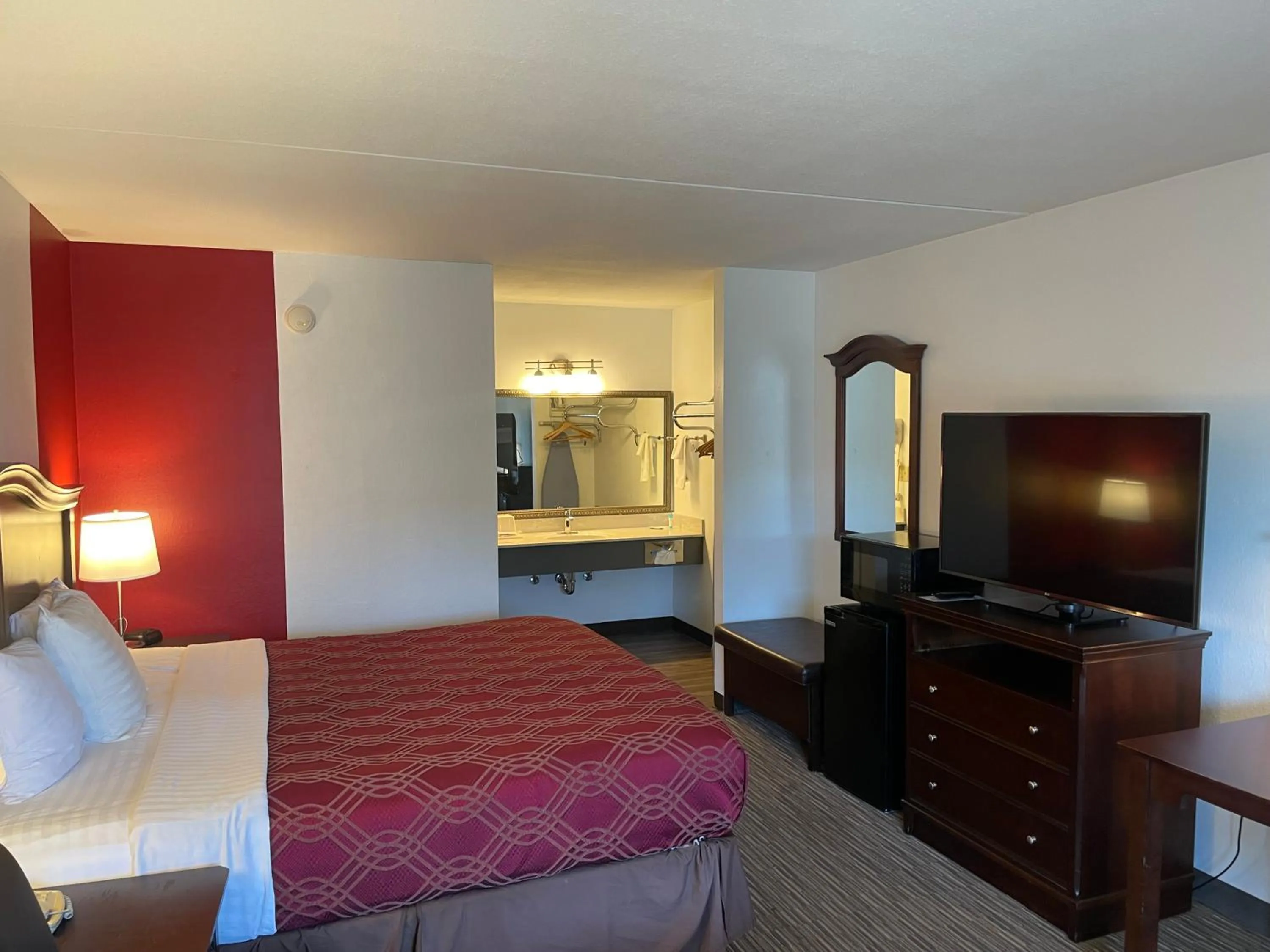Bed in Ramada by Wyndham Branson Theatre District