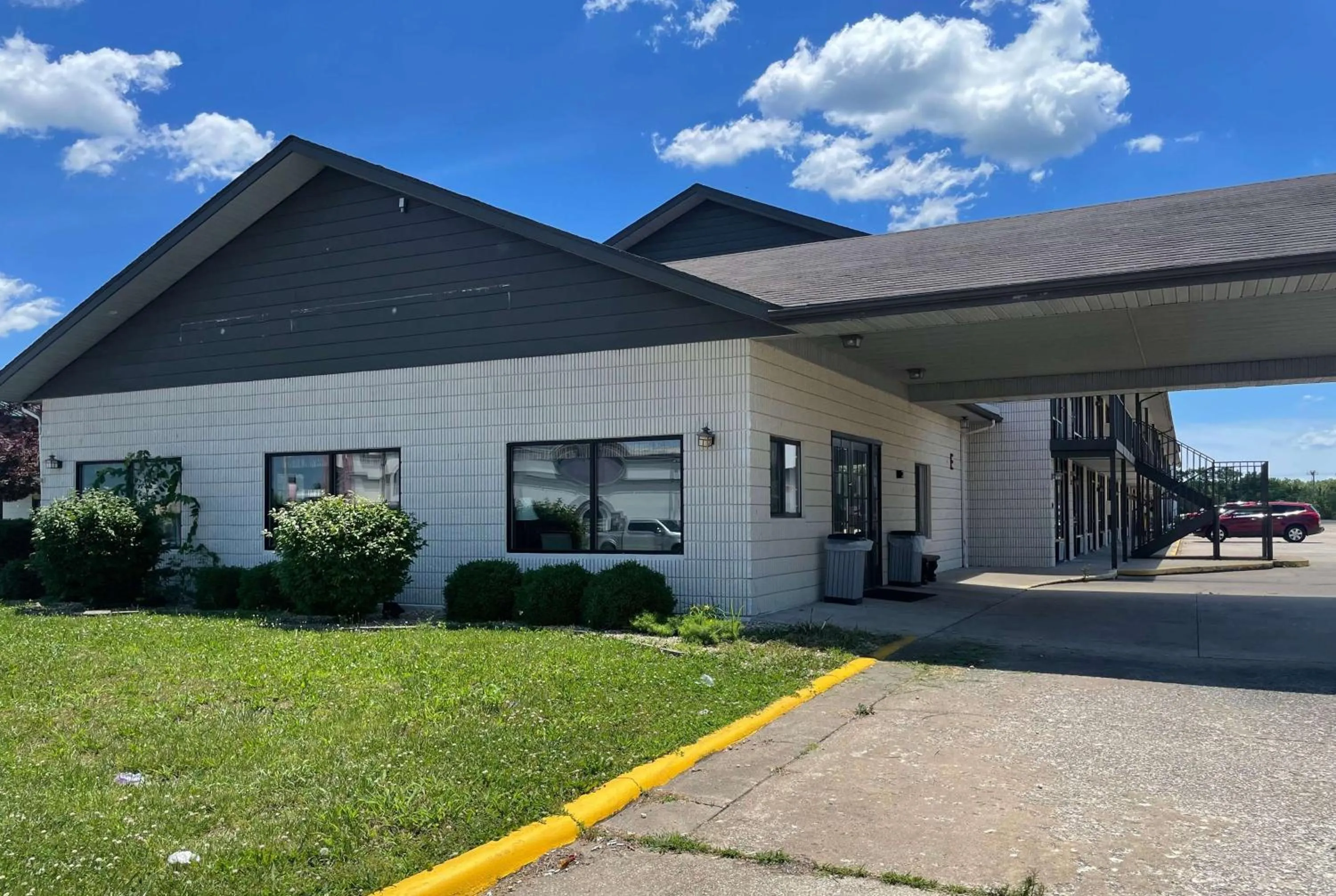 Property building in Ramada by Wyndham Branson Theatre District