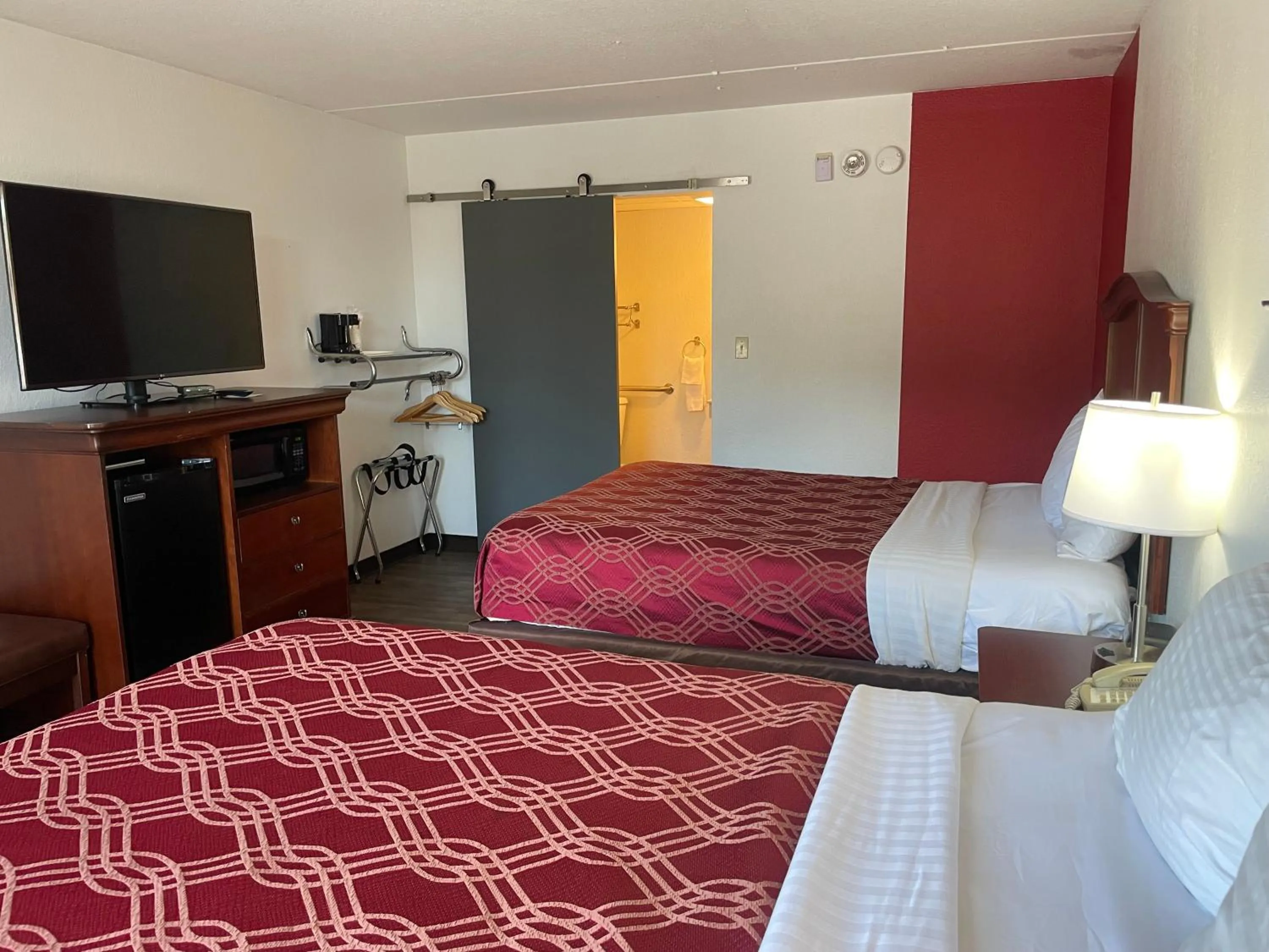 Bed in Ramada by Wyndham Branson Theatre District