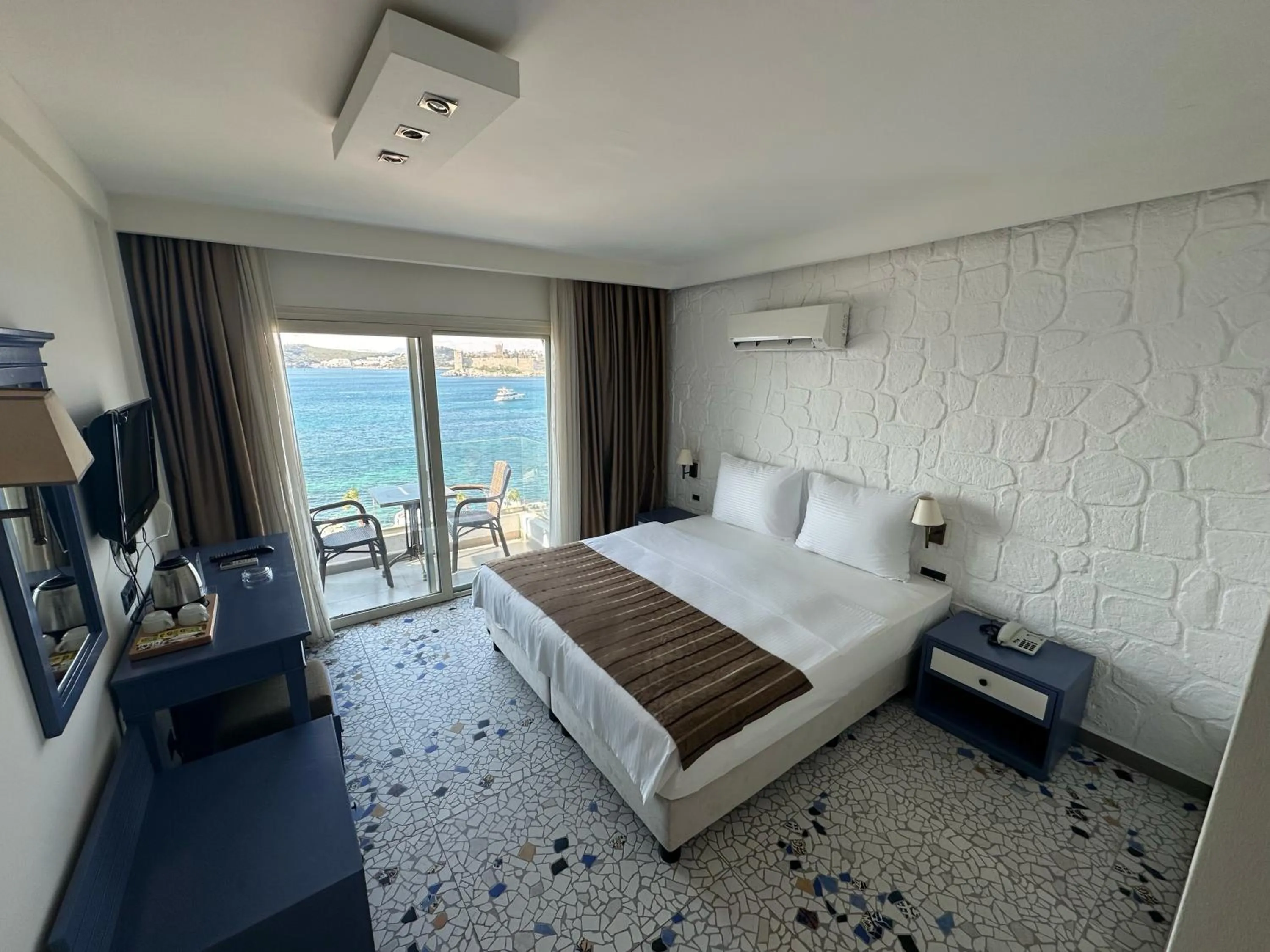 Bed in Bodrum Gulet Otel